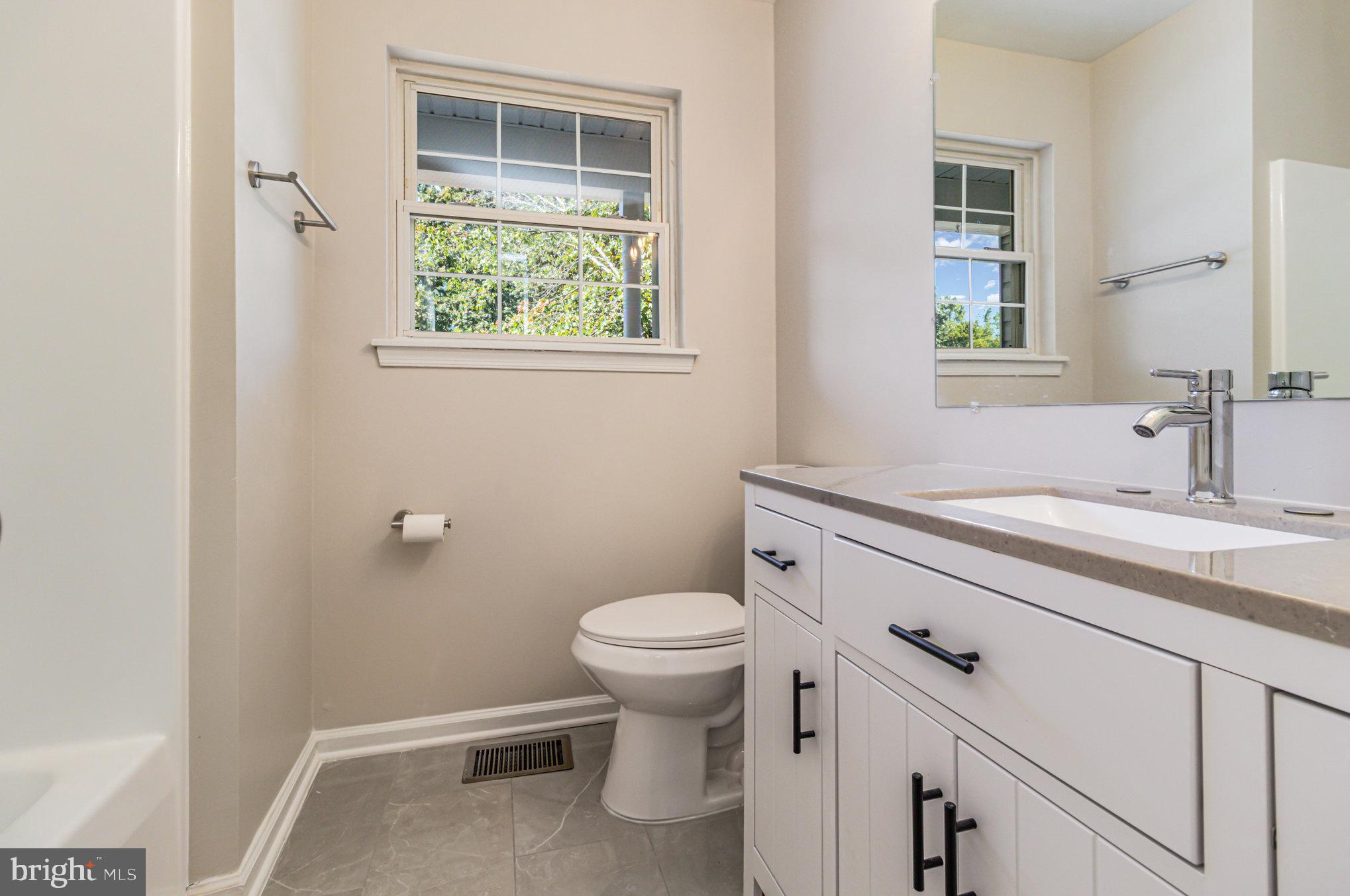 SHADOW WOODS - Residential