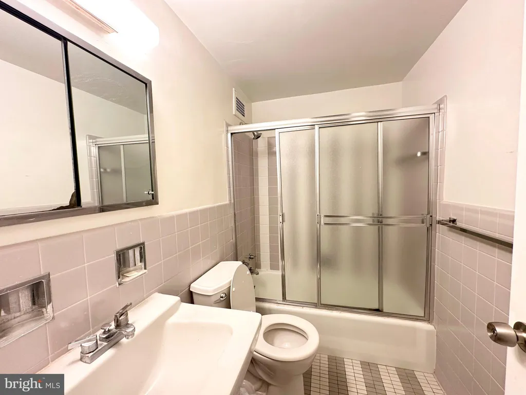 Additional image 11 of 2475 Virginia Avenue NW Unit 712, Washington, DC 20037