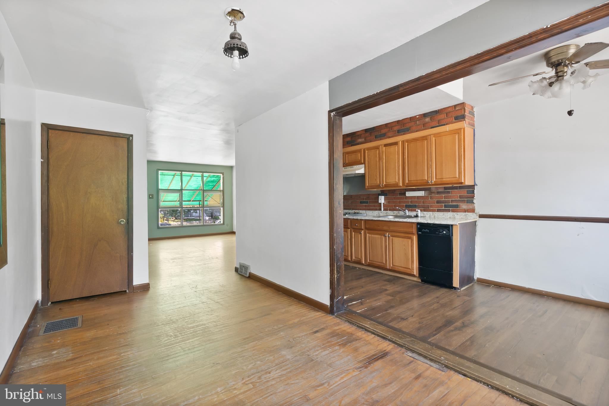 ELMWOOD PARK - Residential