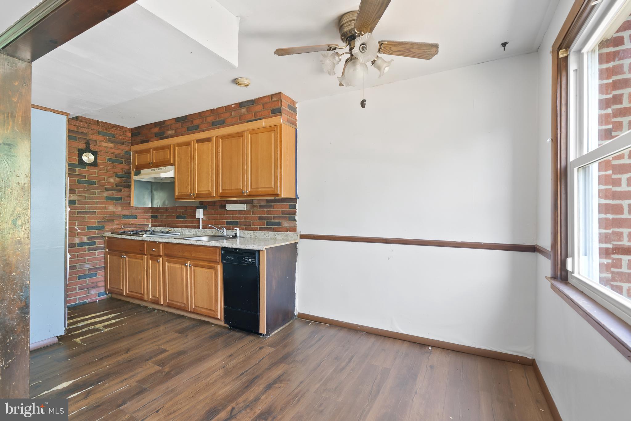 ELMWOOD PARK - Residential