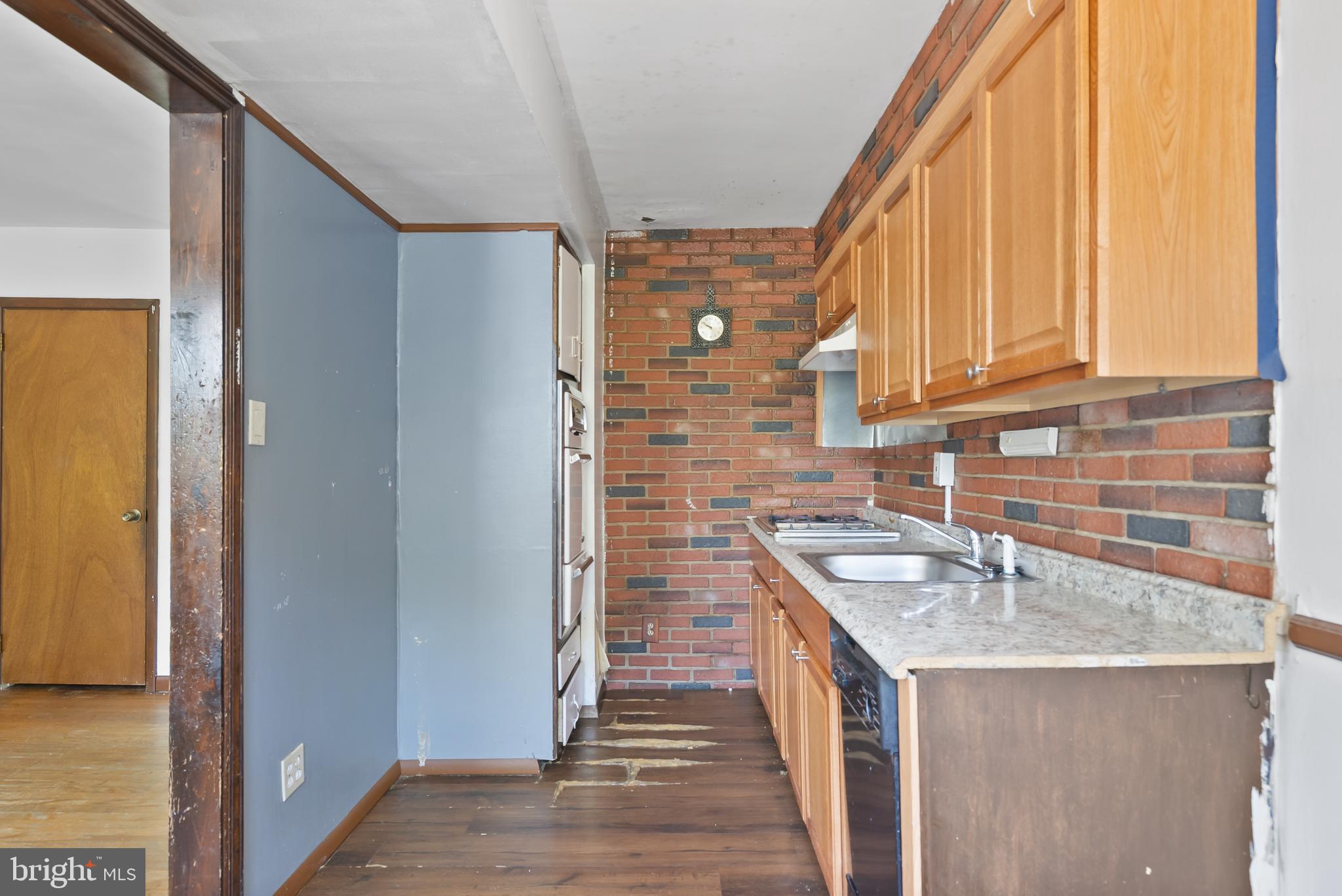 ELMWOOD PARK - Residential