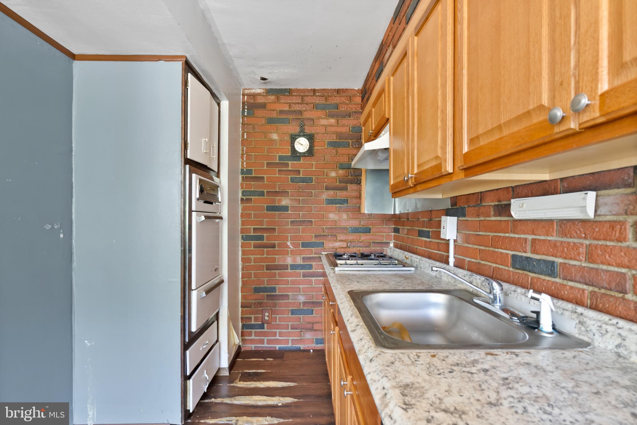 ELMWOOD PARK - Residential