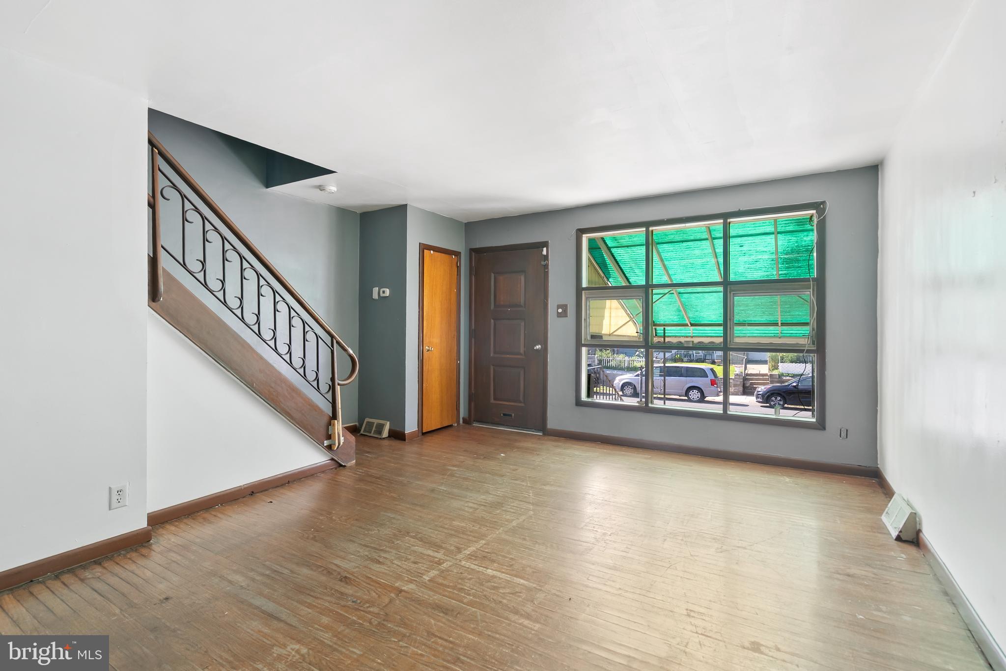 ELMWOOD PARK - Residential