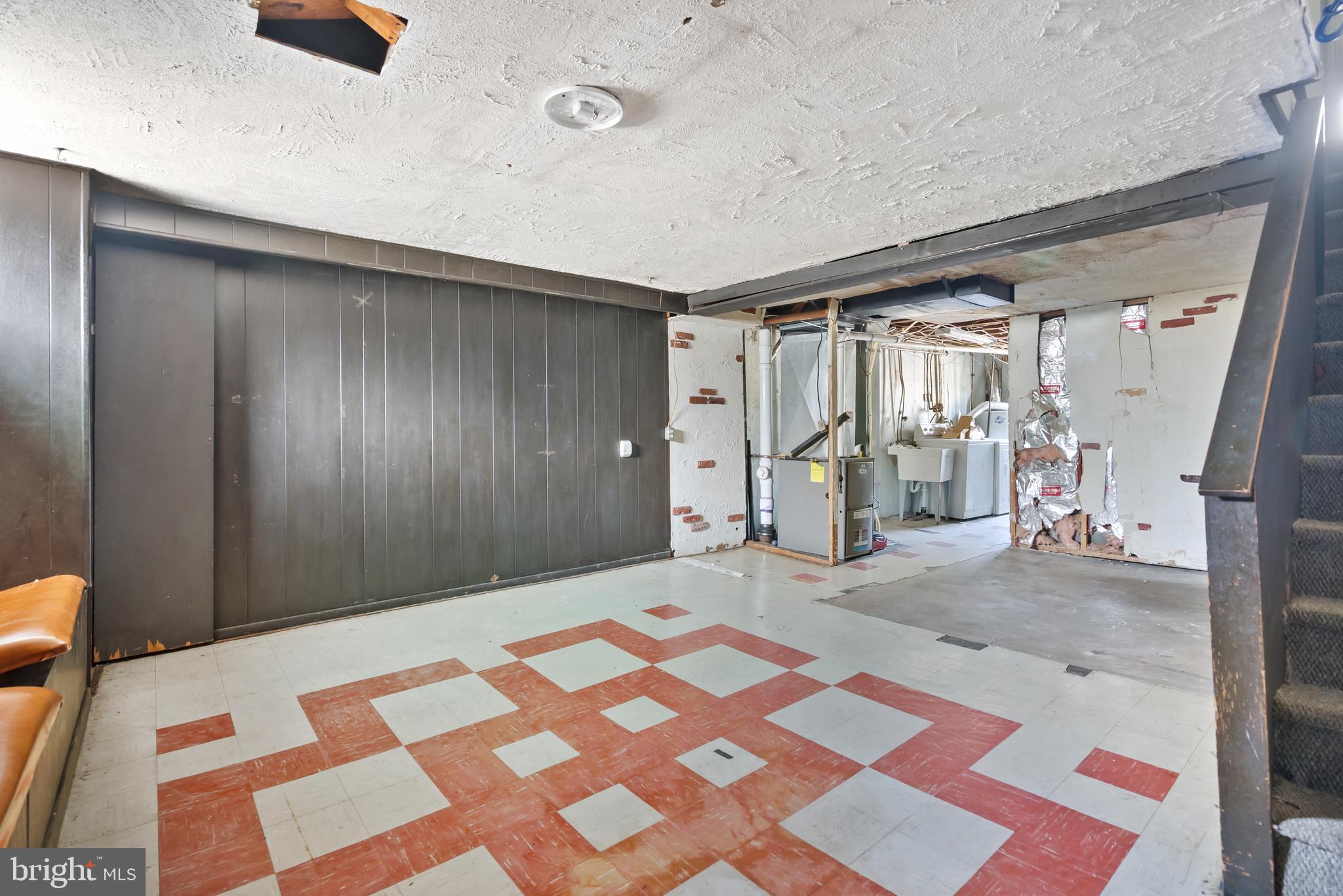 ELMWOOD PARK - Residential