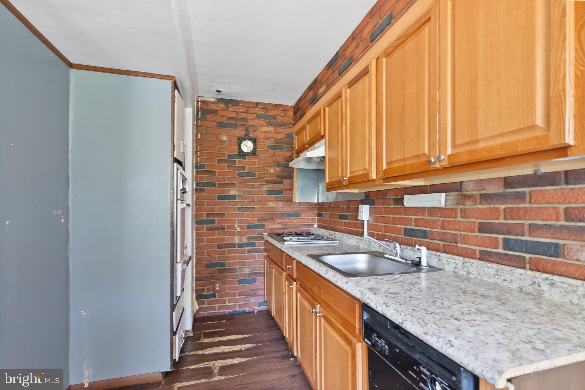 ELMWOOD PARK - Residential