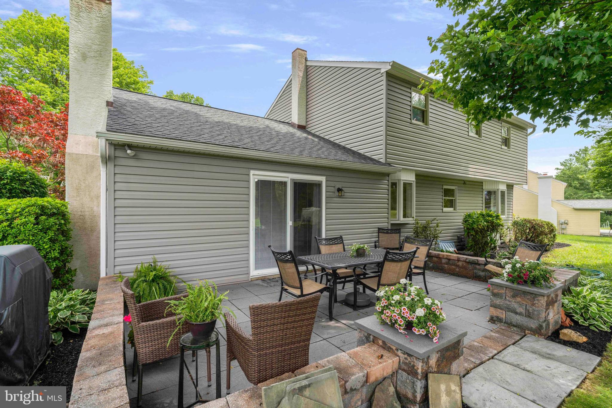 EAGLE MANOR - Residential