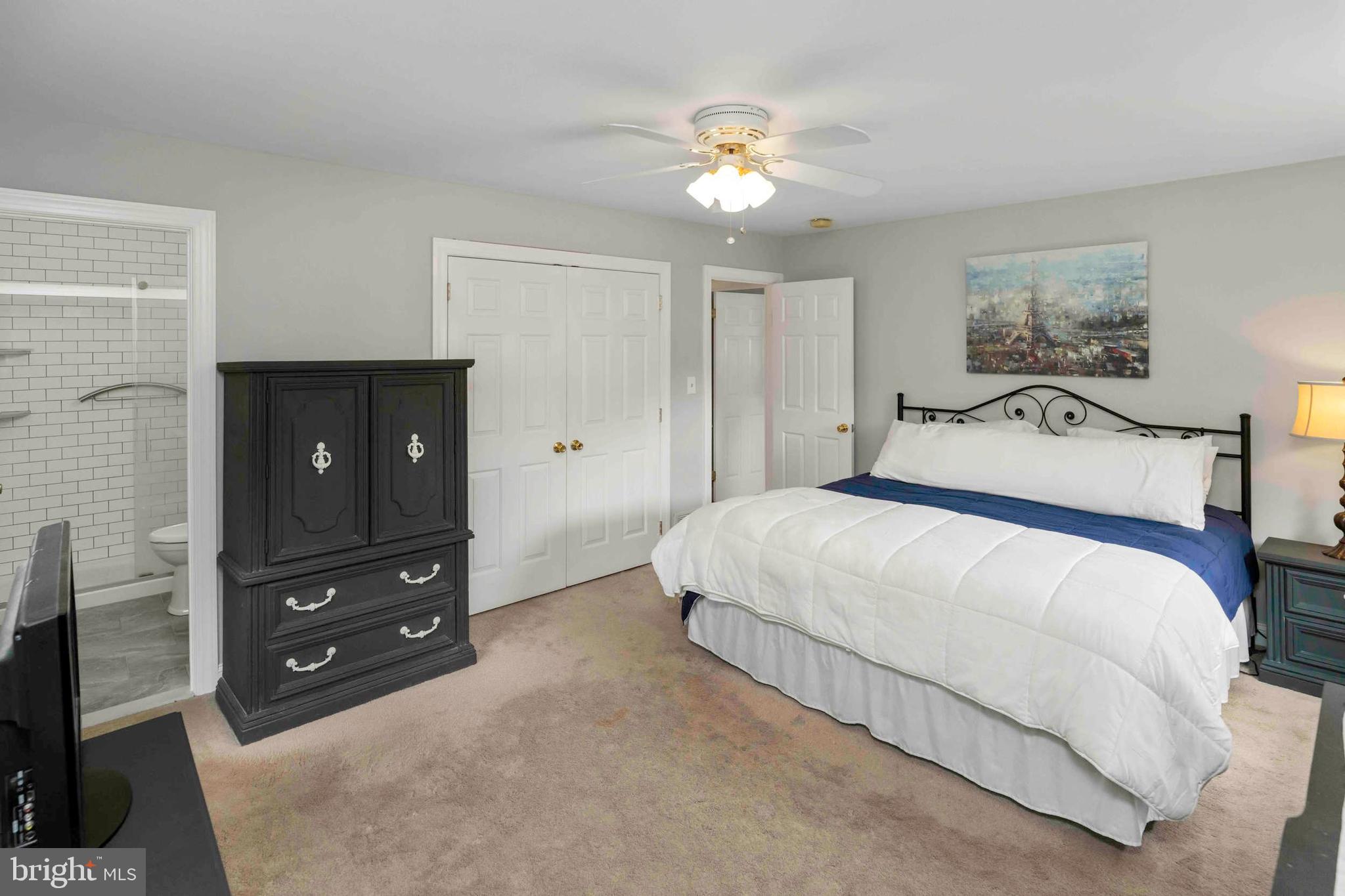 EAGLE MANOR - Residential