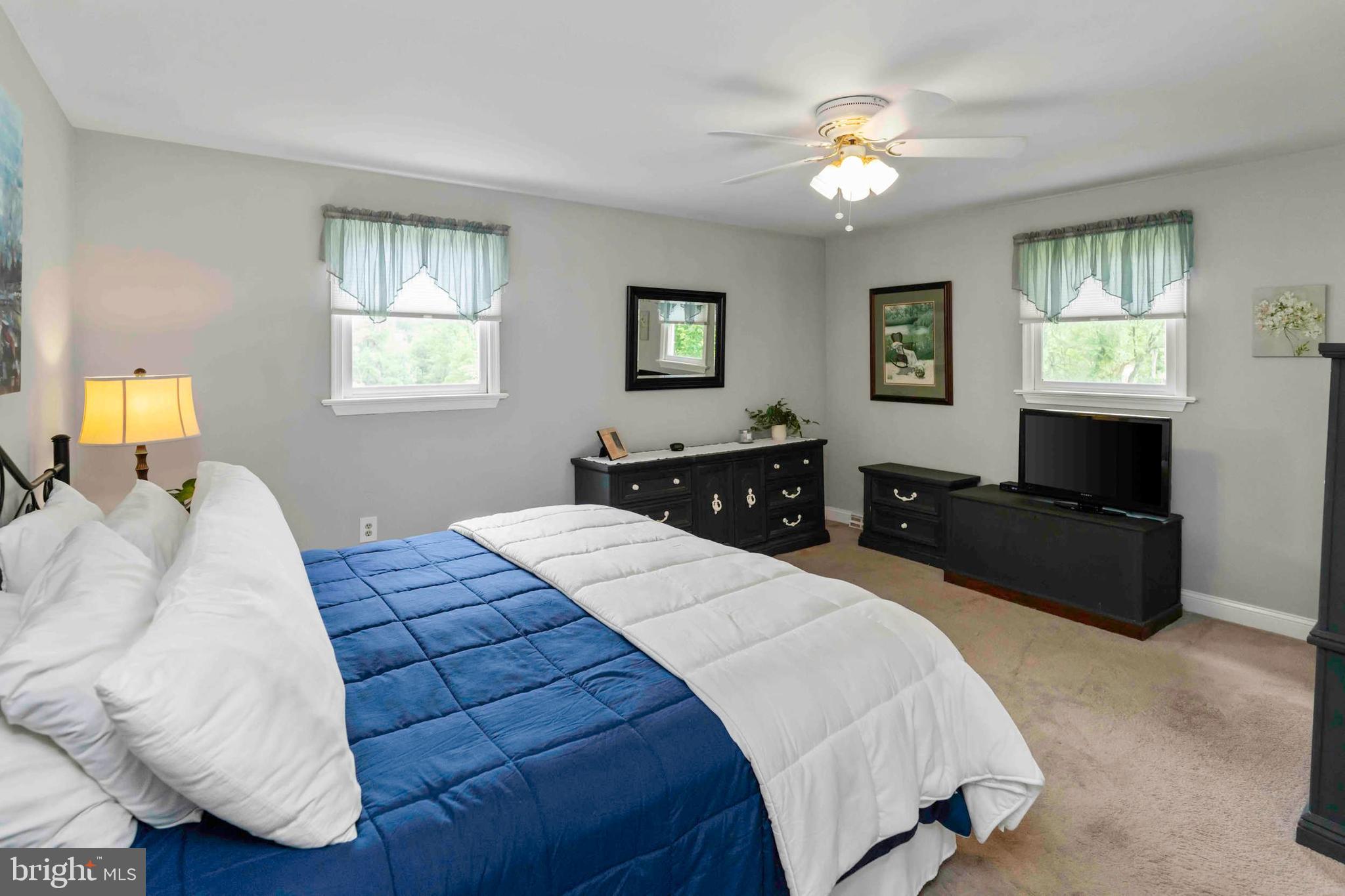 EAGLE MANOR - Residential