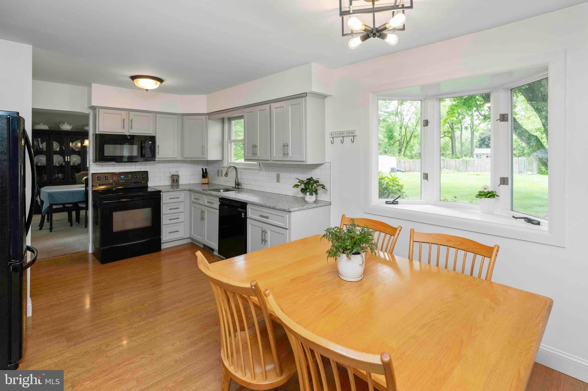 EAGLE MANOR - Residential