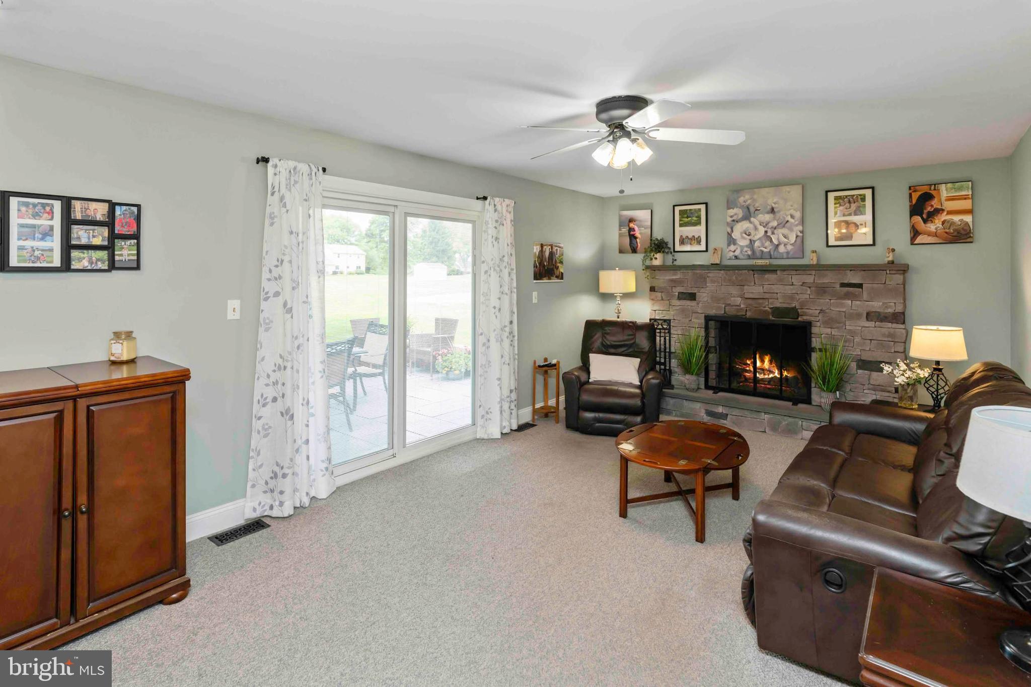 EAGLE MANOR - Residential