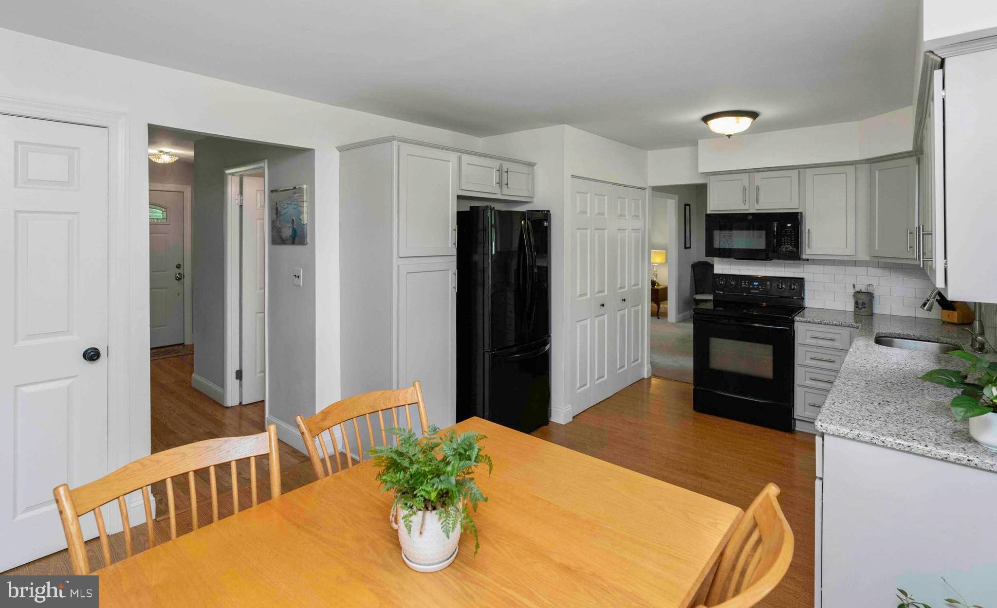 EAGLE MANOR - Residential