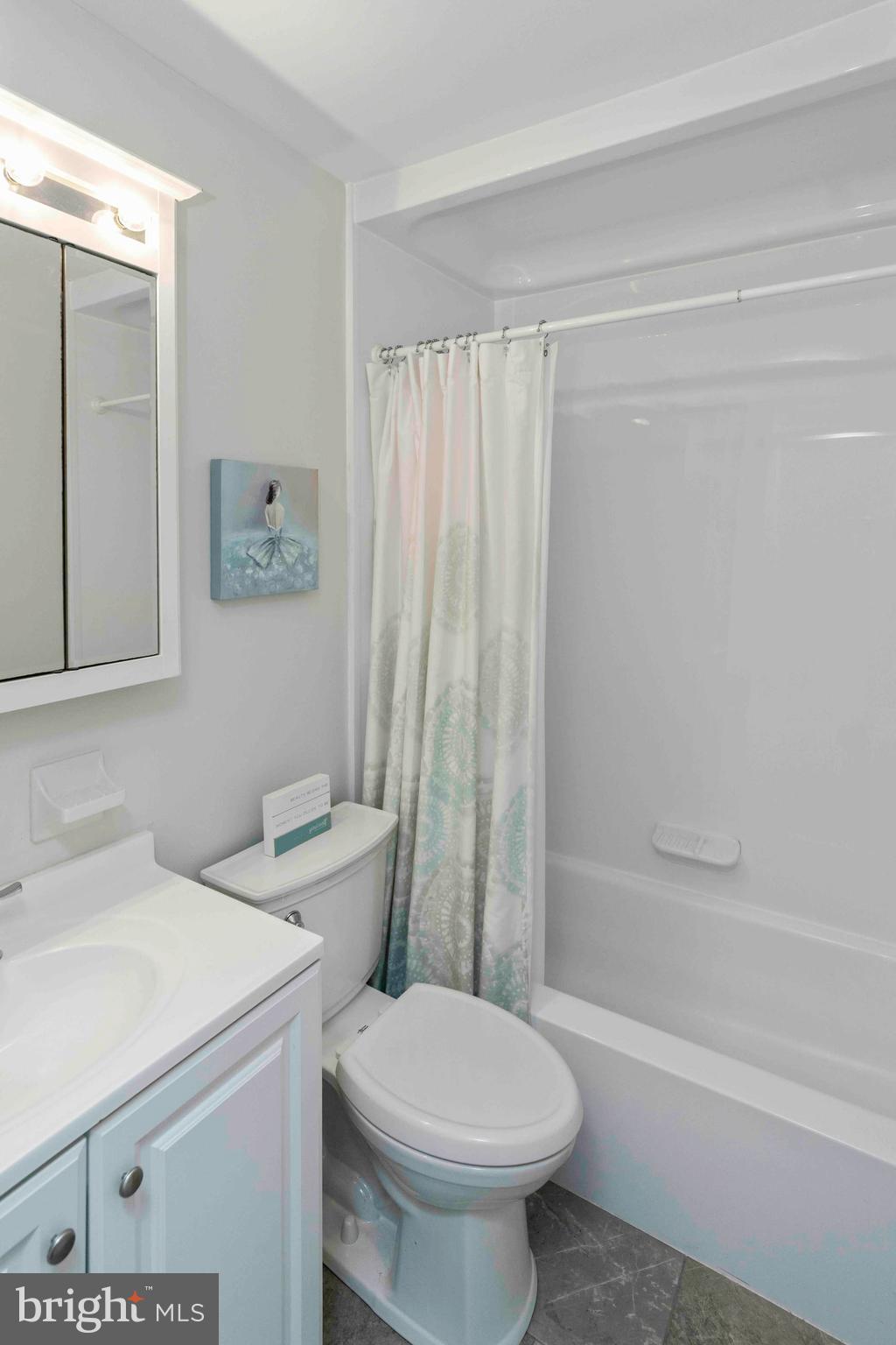 EAGLE MANOR - Residential