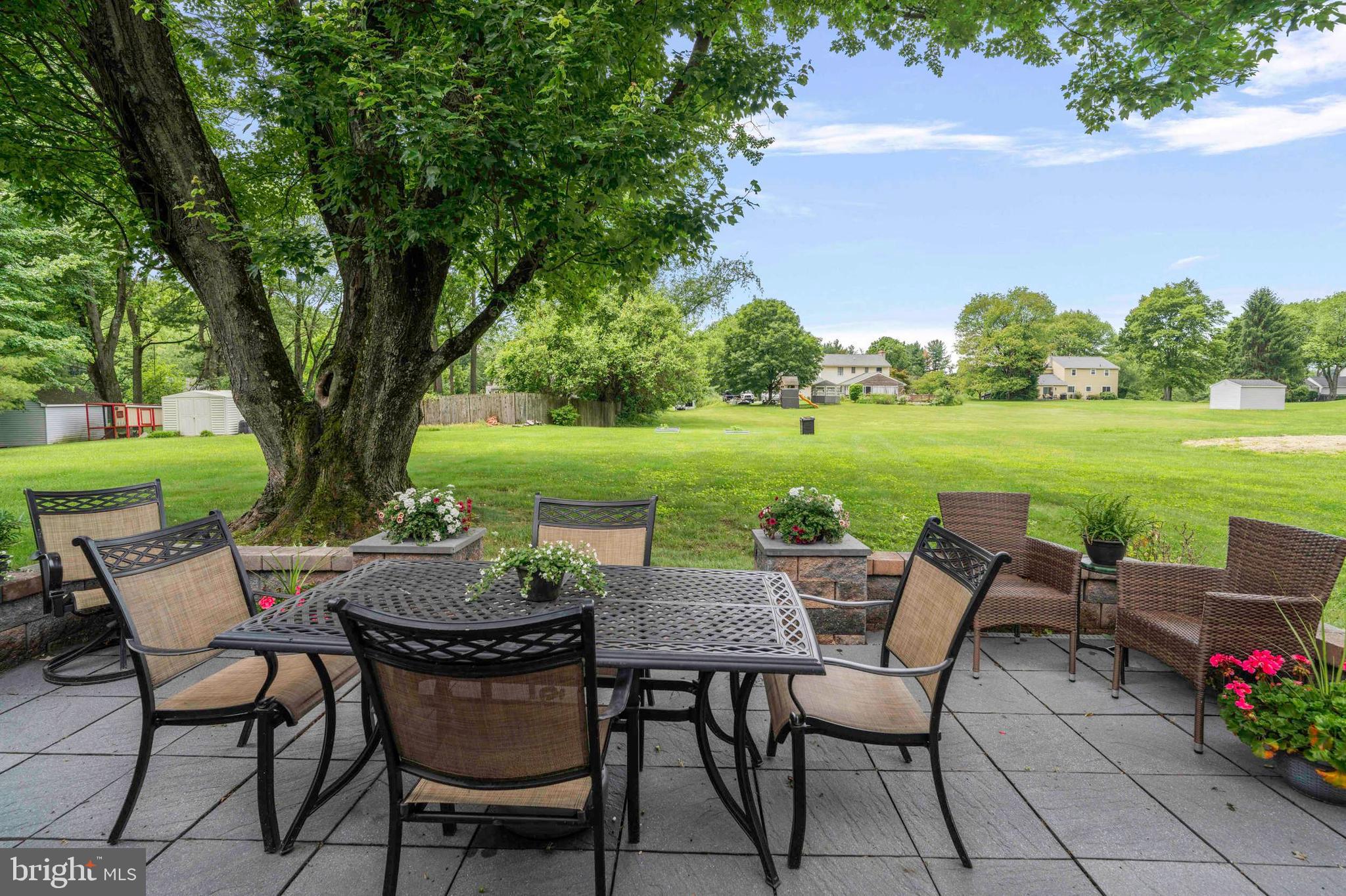 EAGLE MANOR - Residential