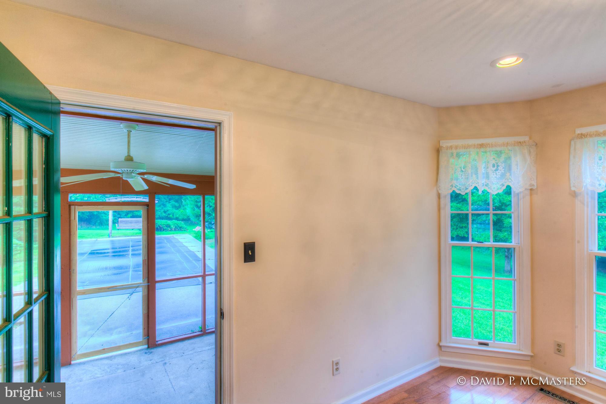 WHITE OAKS - Residential