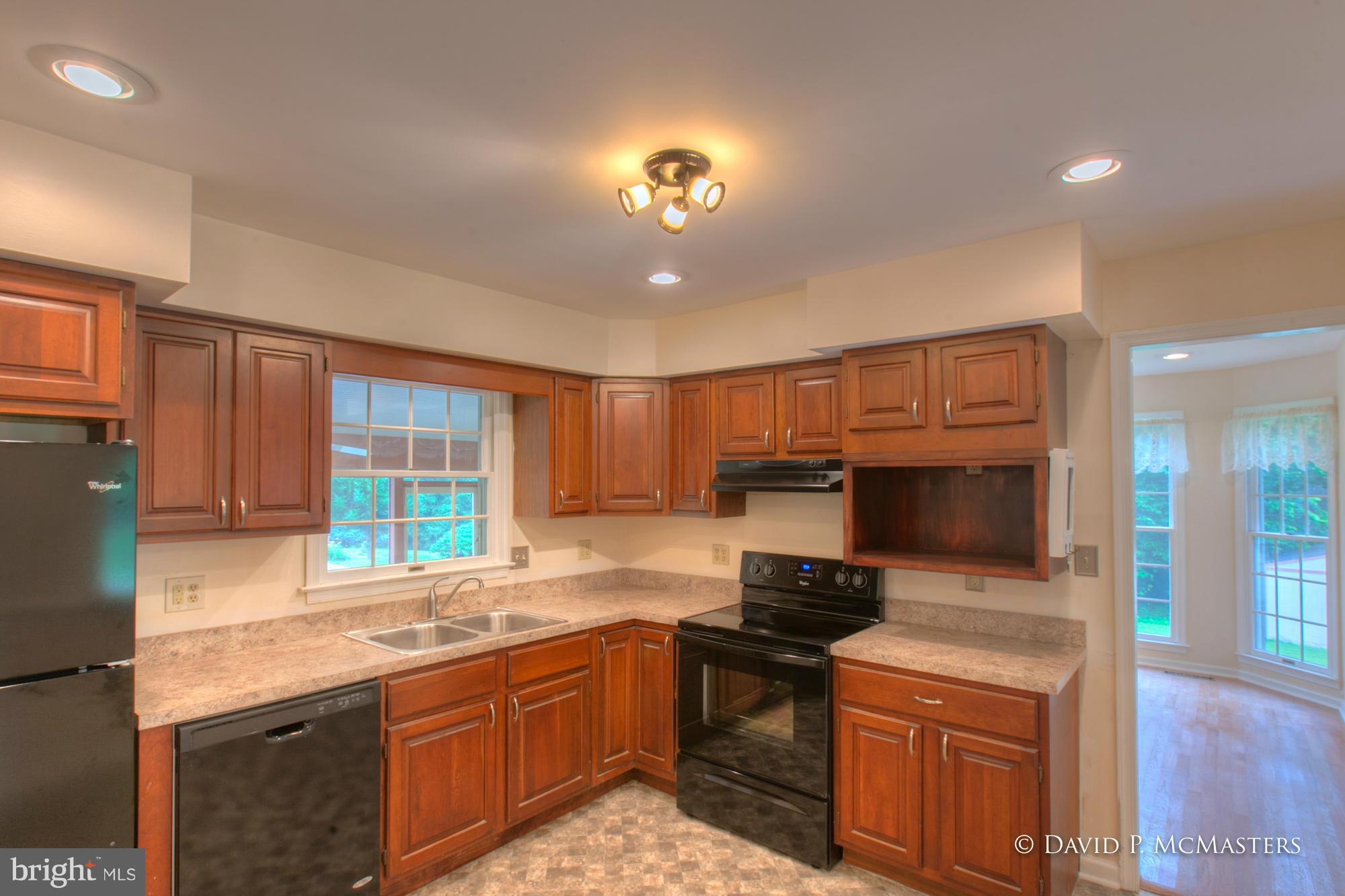 WHITE OAKS - Residential