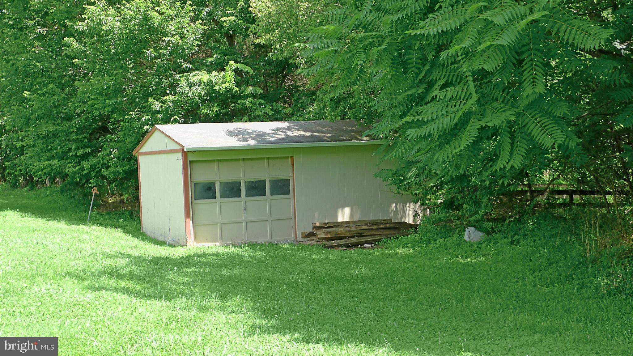 WHITE OAKS - Residential