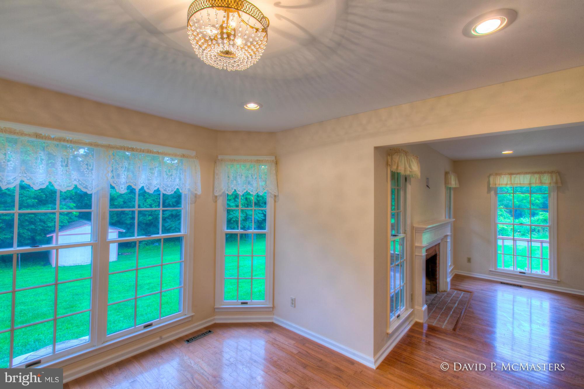 WHITE OAKS - Residential