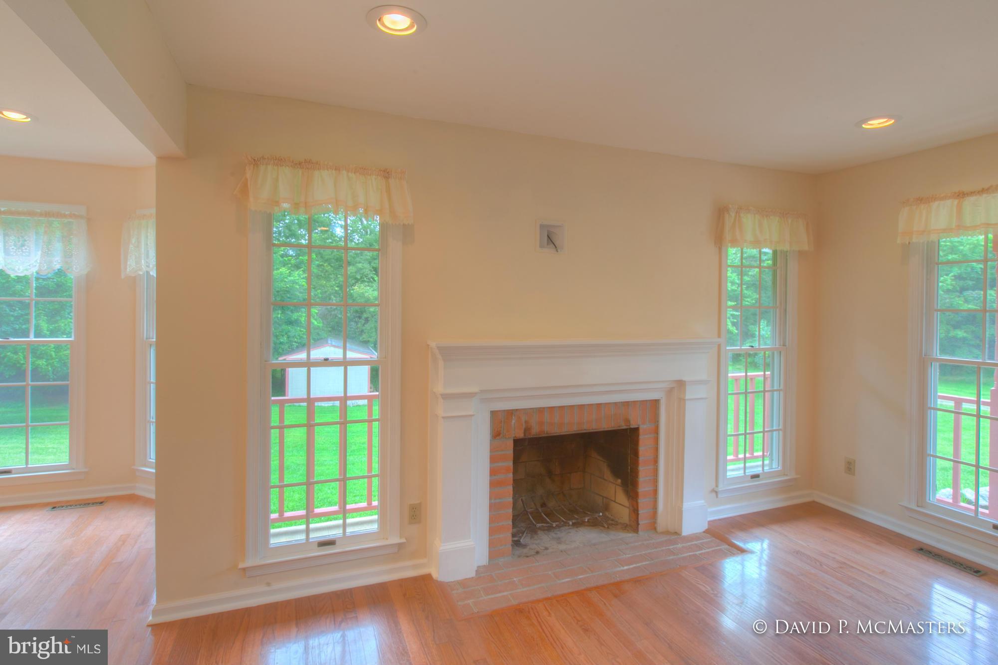 WHITE OAKS - Residential