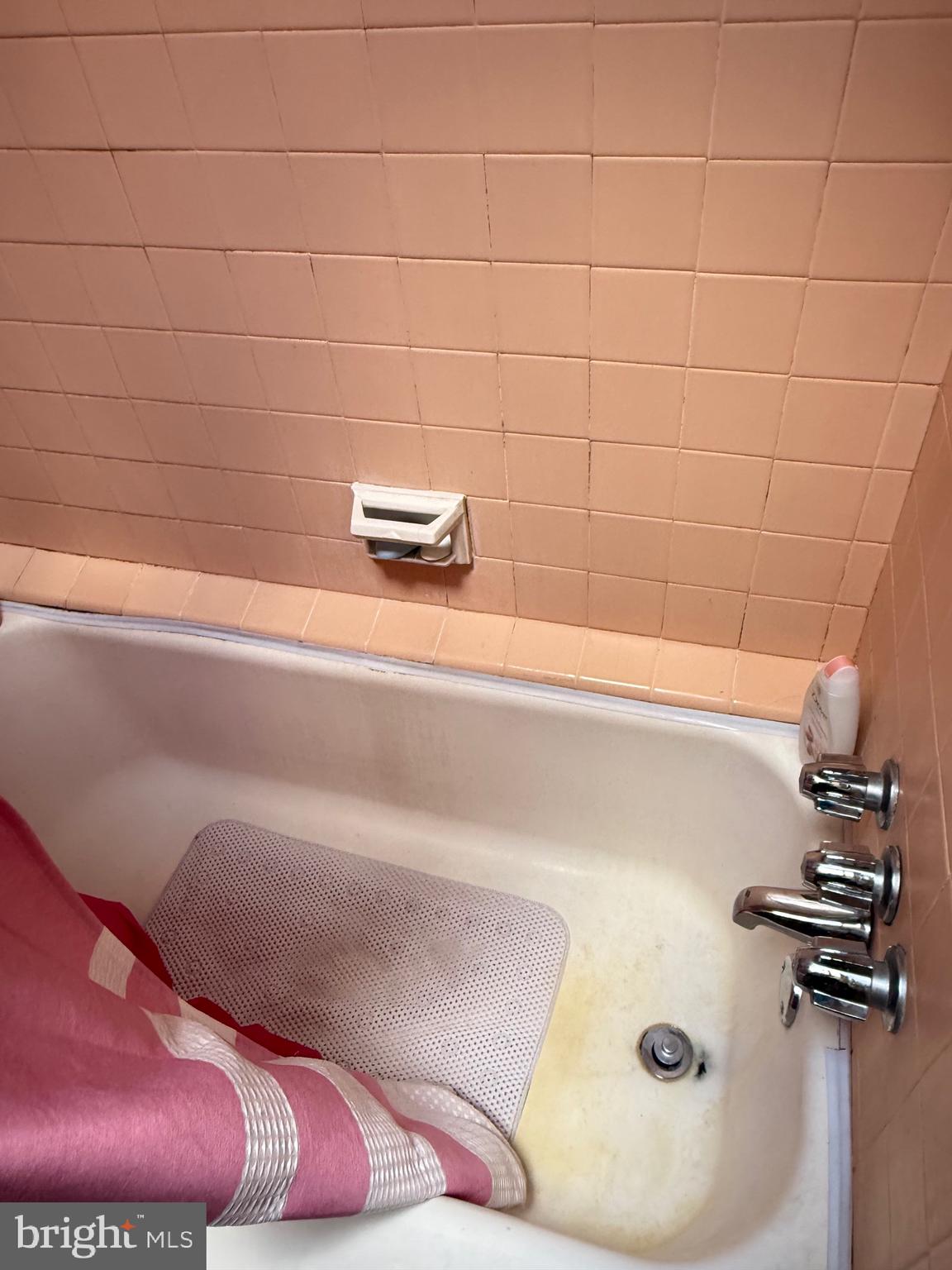 OXFORD CIRCLE - Residential