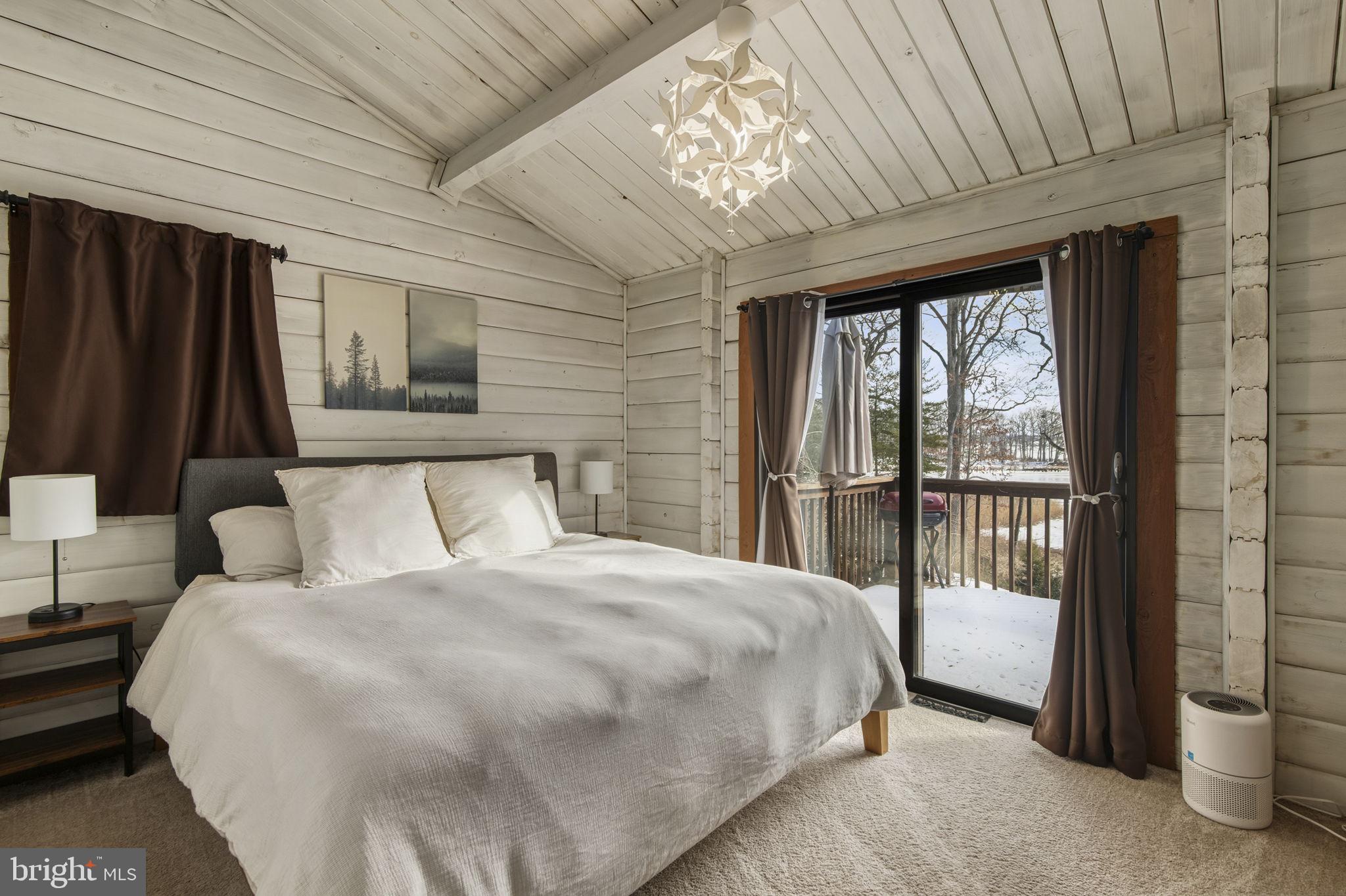 WOODCREST SHORES - Residential