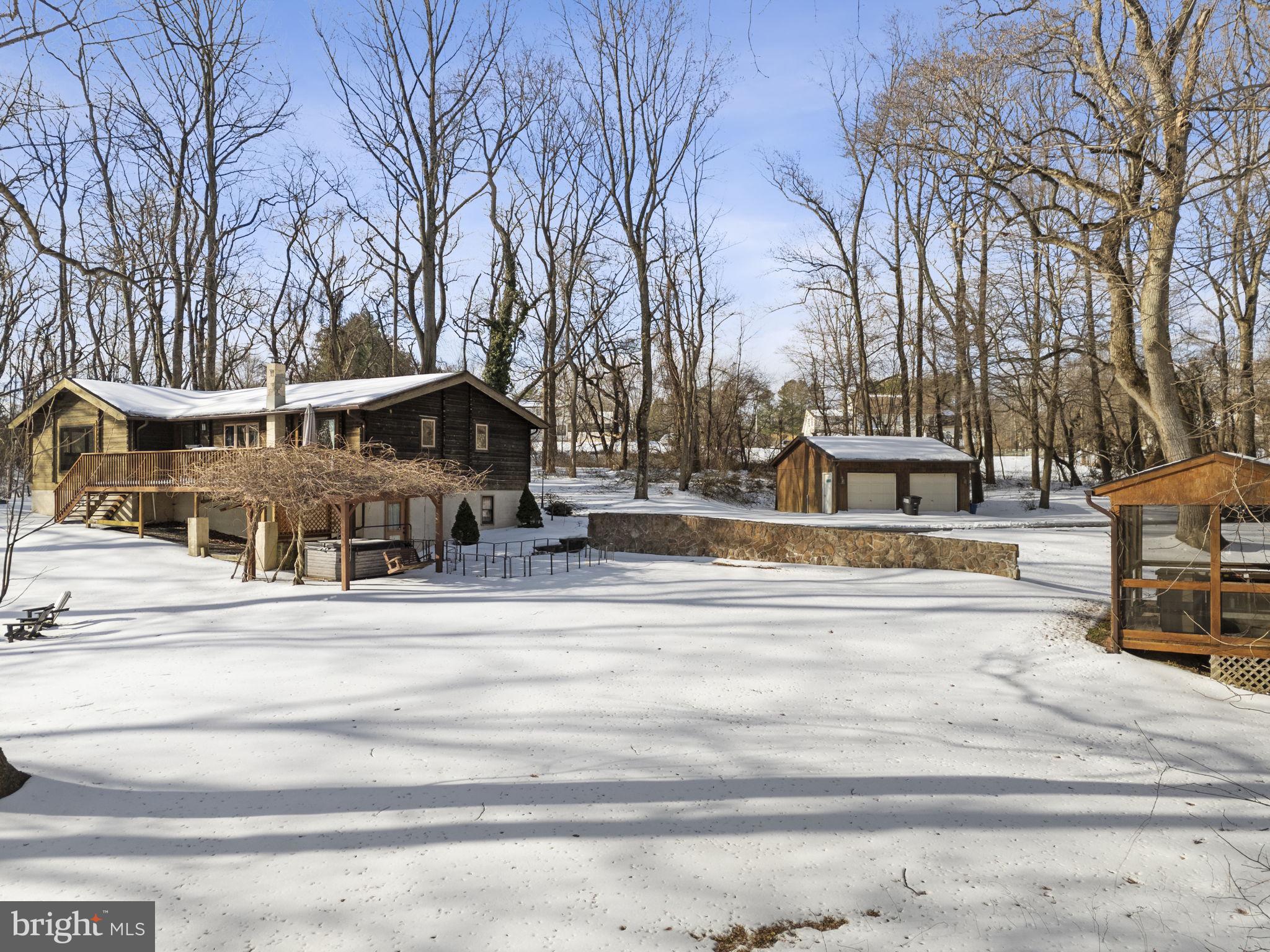 WOODCREST SHORES - Residential