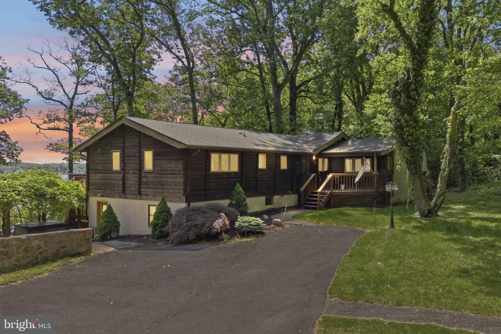 WOODCREST SHORES - Residential