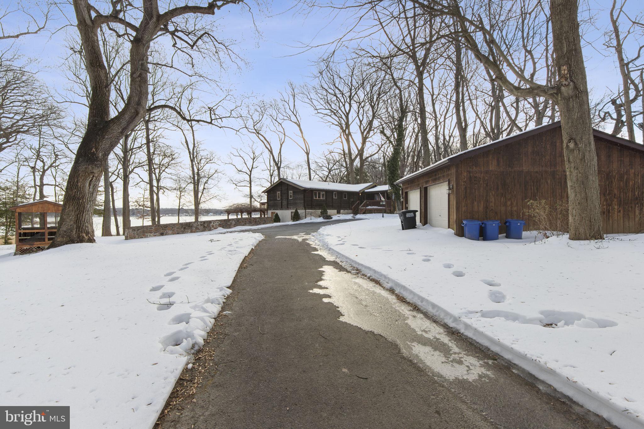 WOODCREST SHORES - Residential