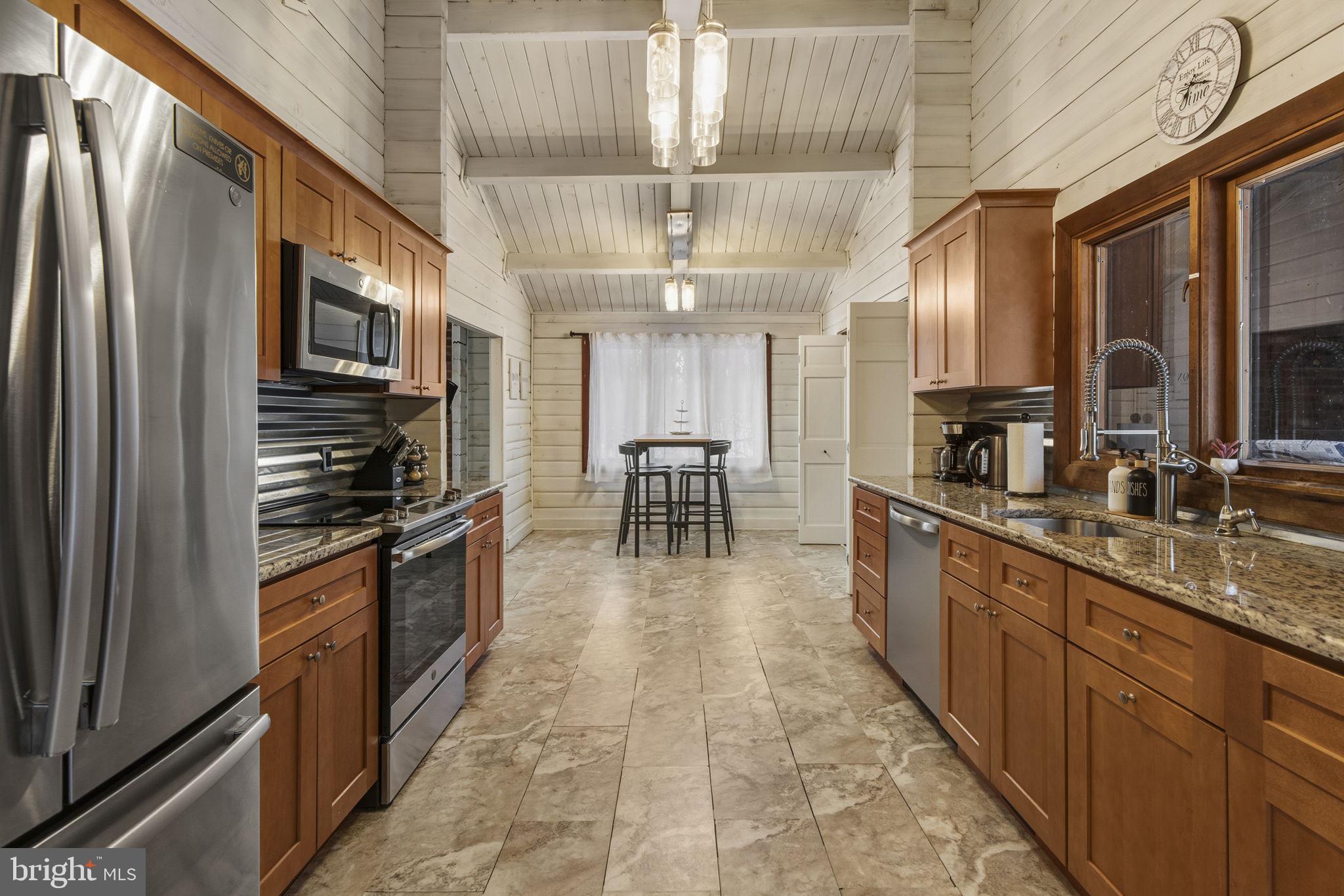 WOODCREST SHORES - Residential