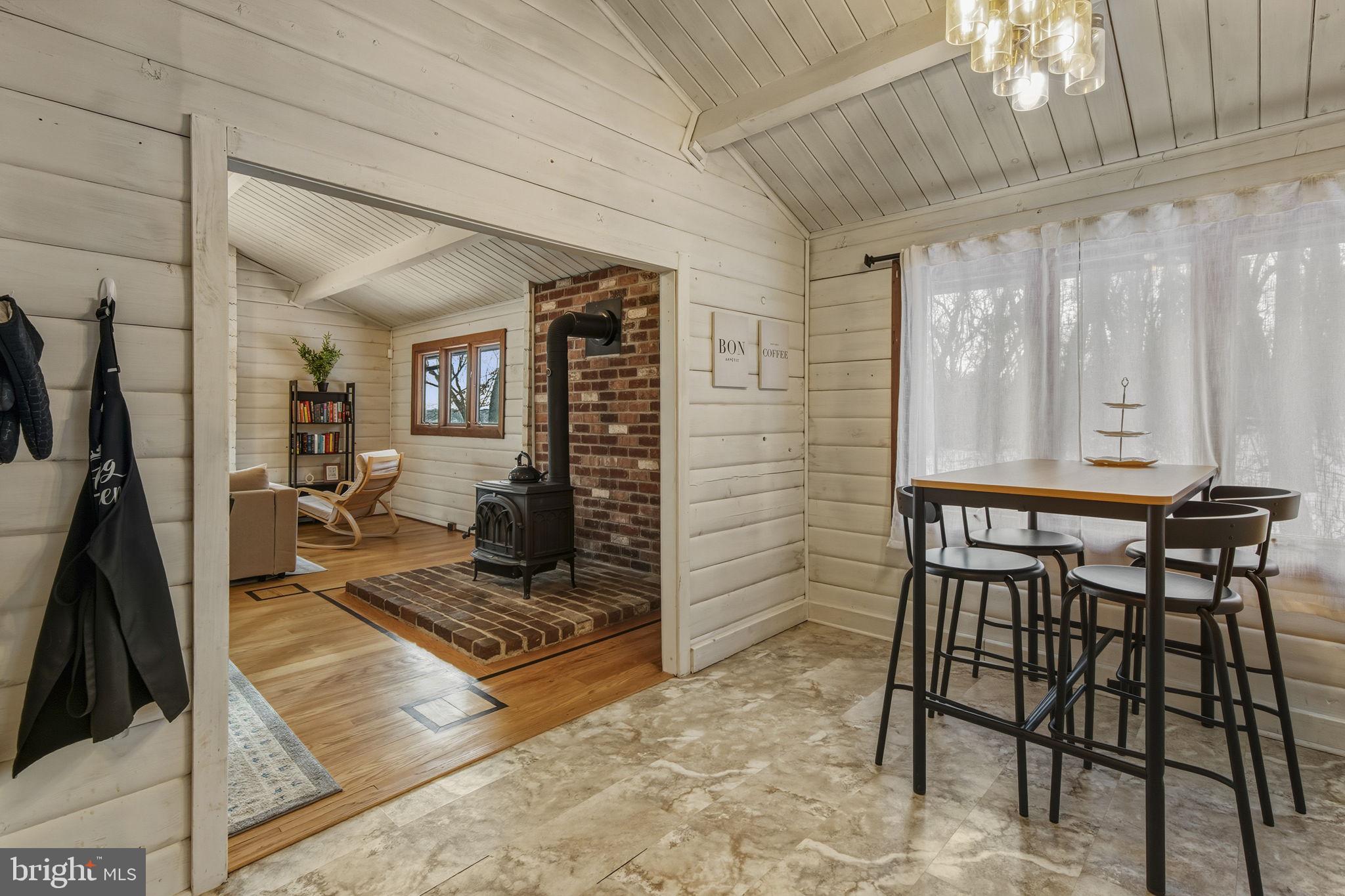 WOODCREST SHORES - Residential