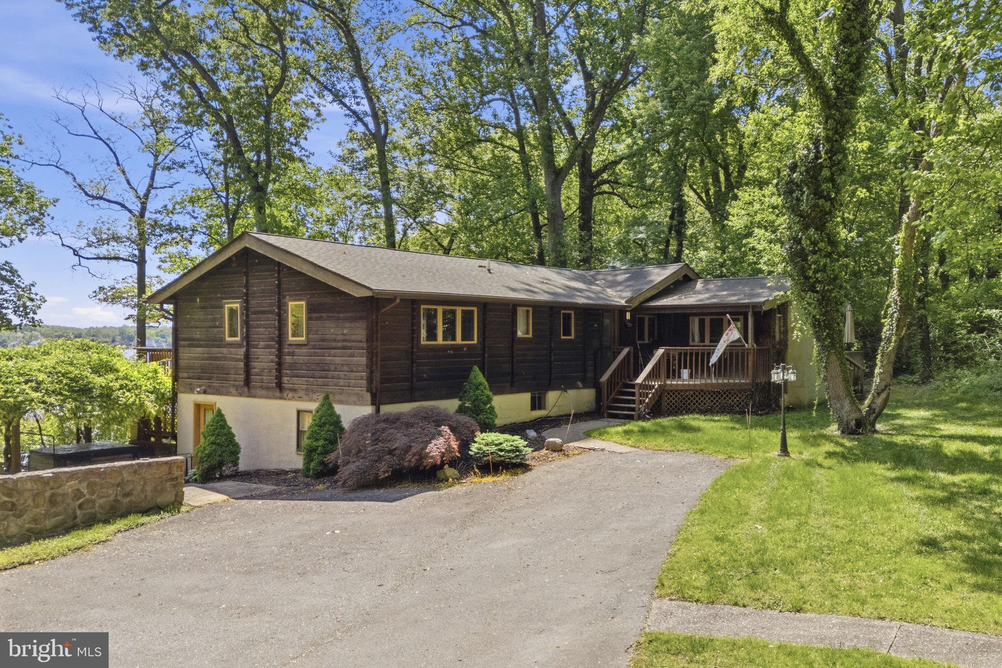 WOODCREST SHORES - Residential
