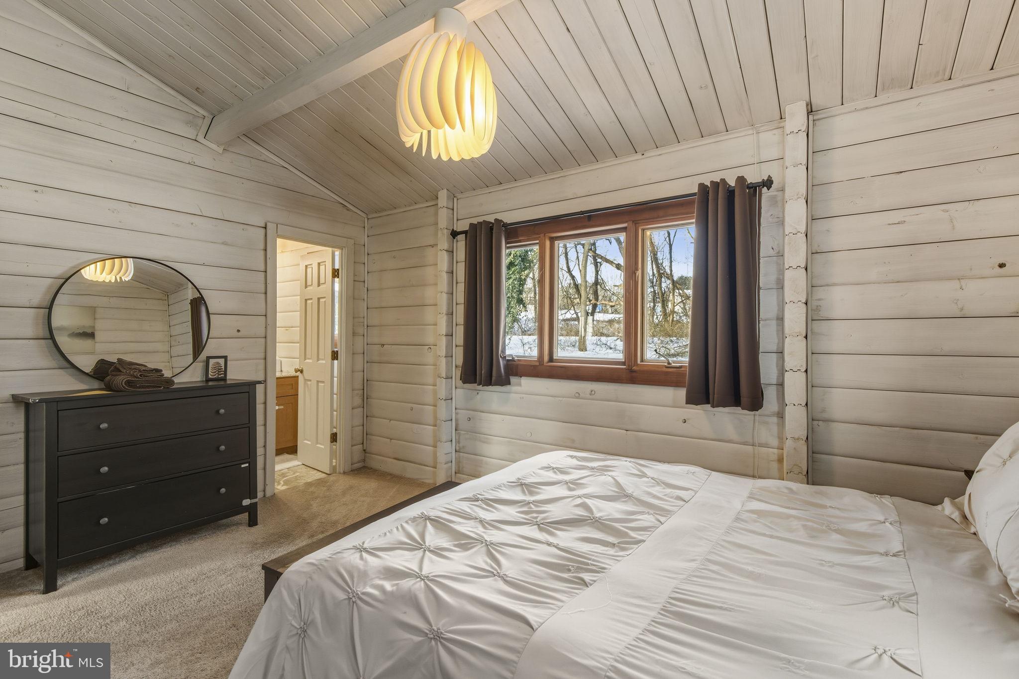 WOODCREST SHORES - Residential