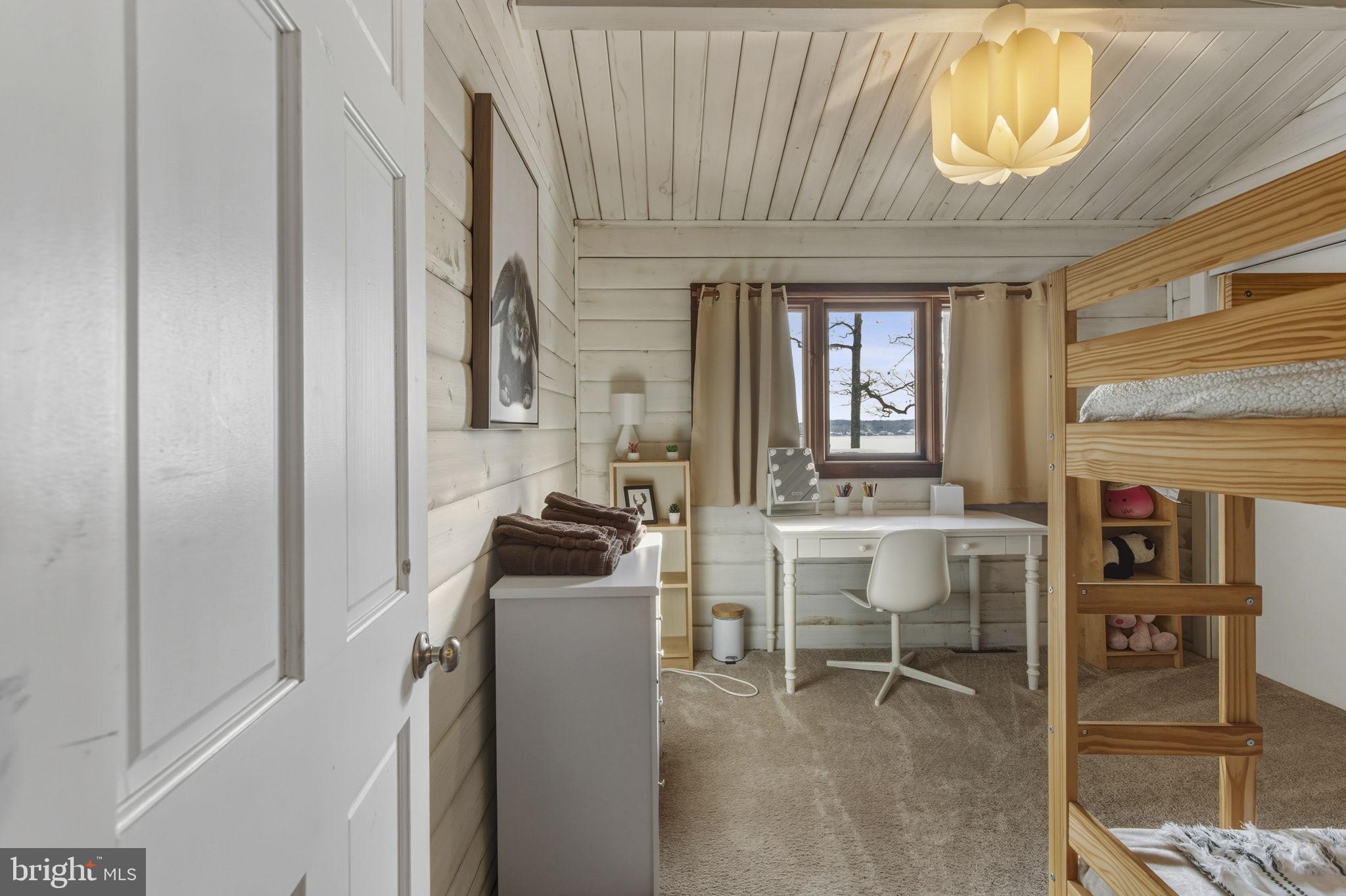 WOODCREST SHORES - Residential