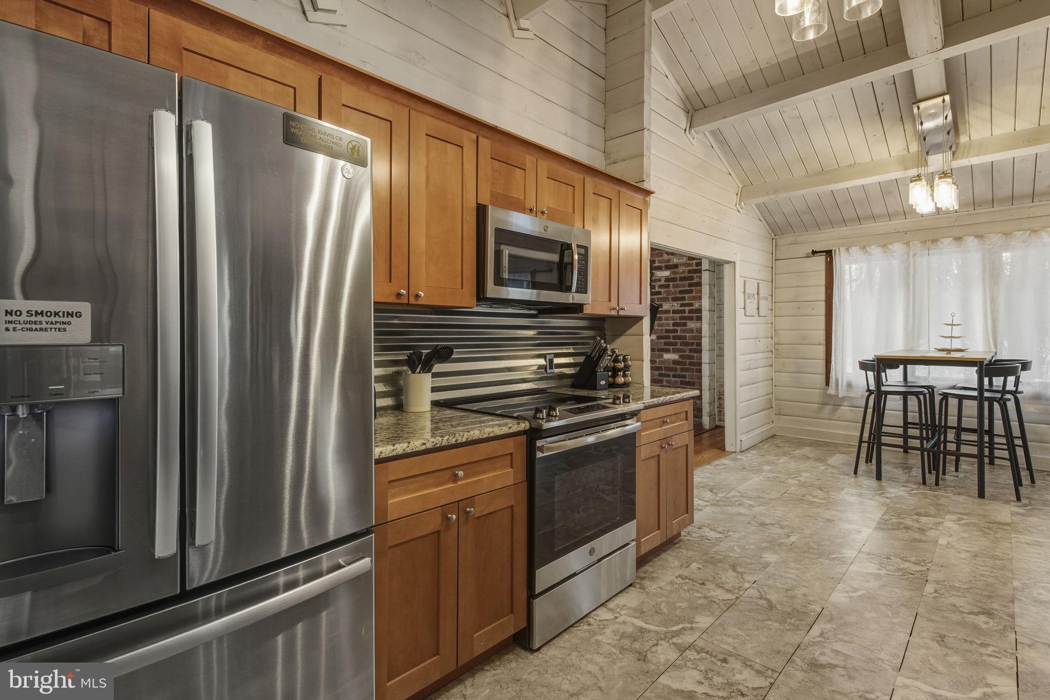 WOODCREST SHORES - Residential