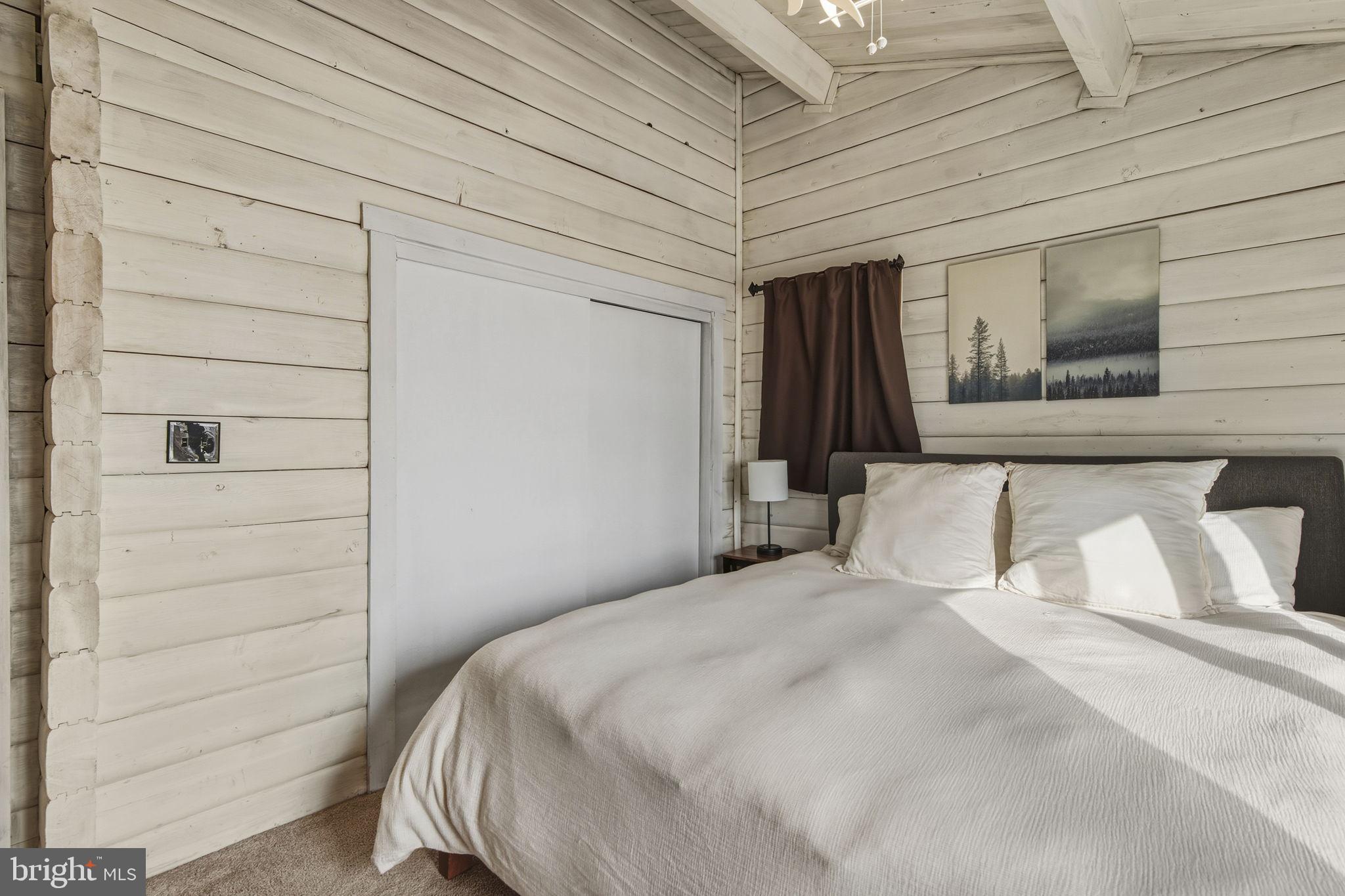 WOODCREST SHORES - Residential