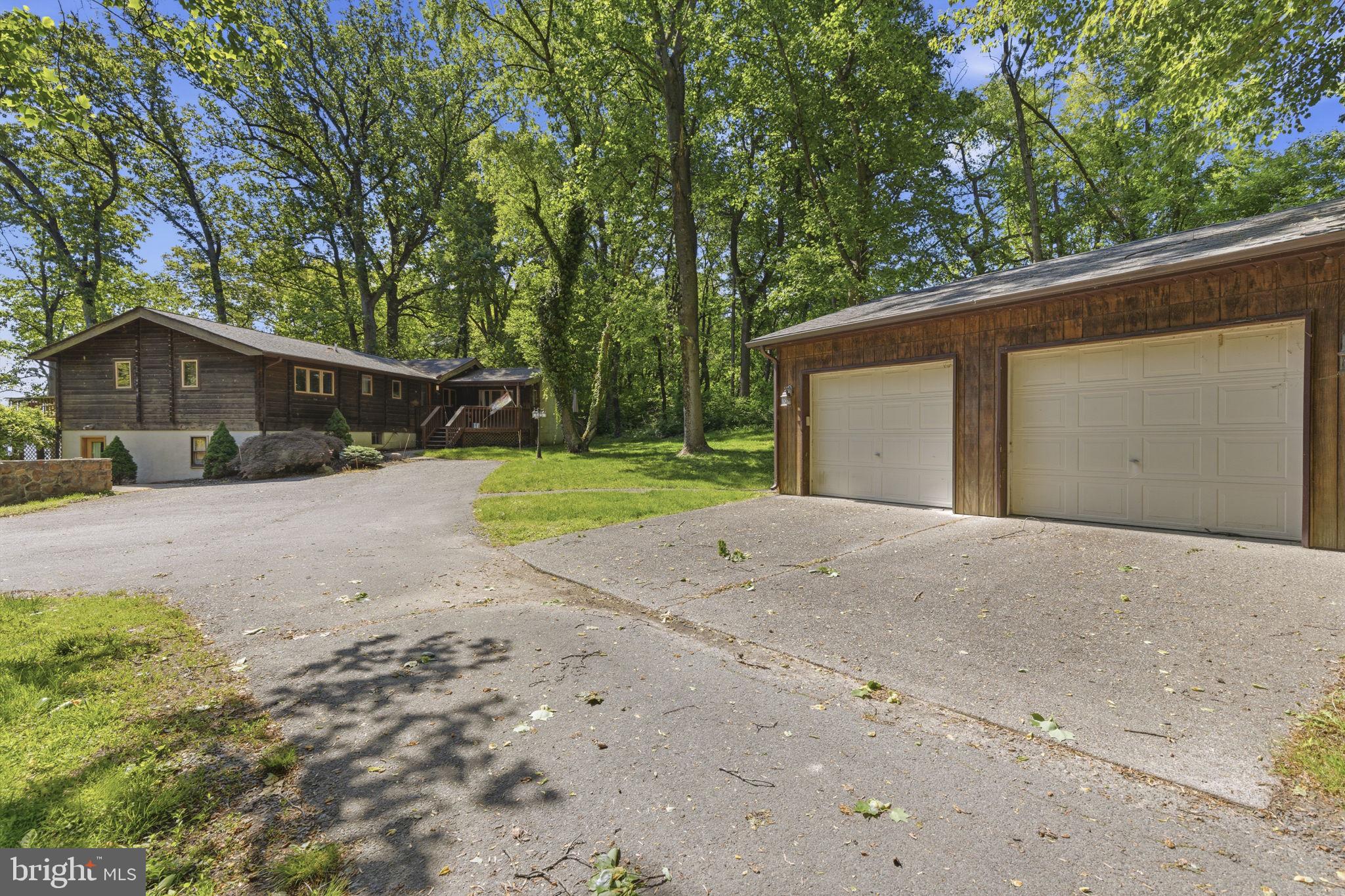 WOODCREST SHORES - Residential