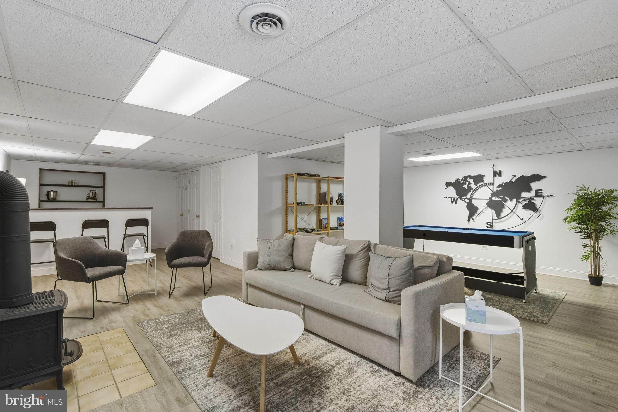 WOODCREST SHORES - Residential