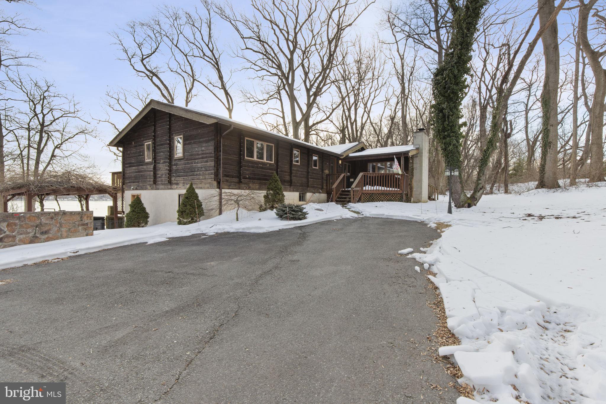 WOODCREST SHORES - Residential