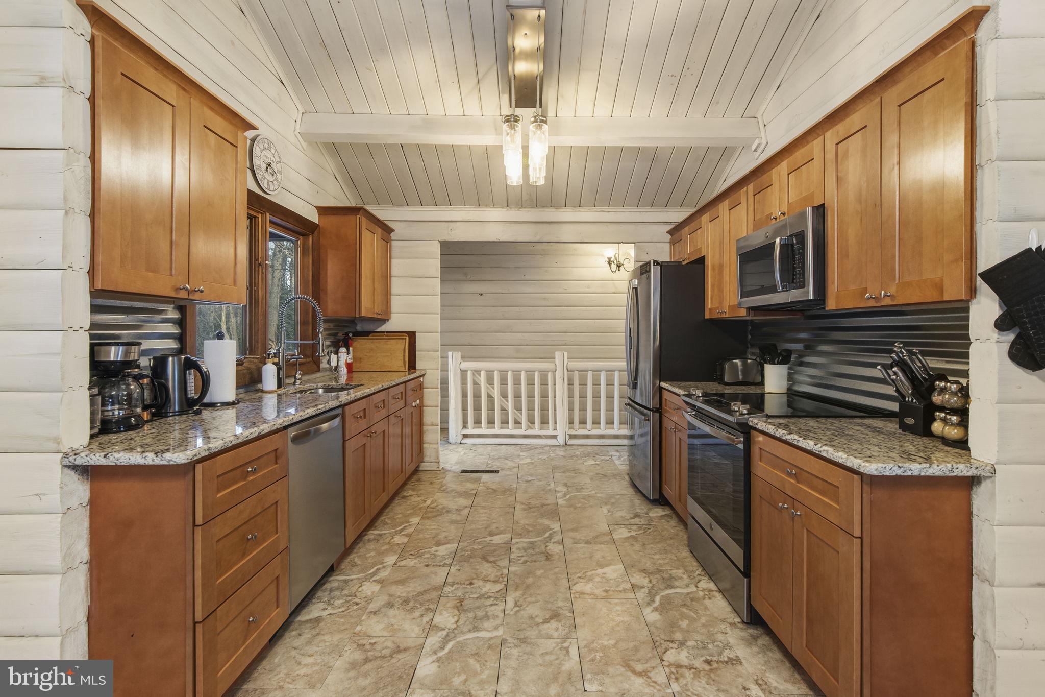 WOODCREST SHORES - Residential