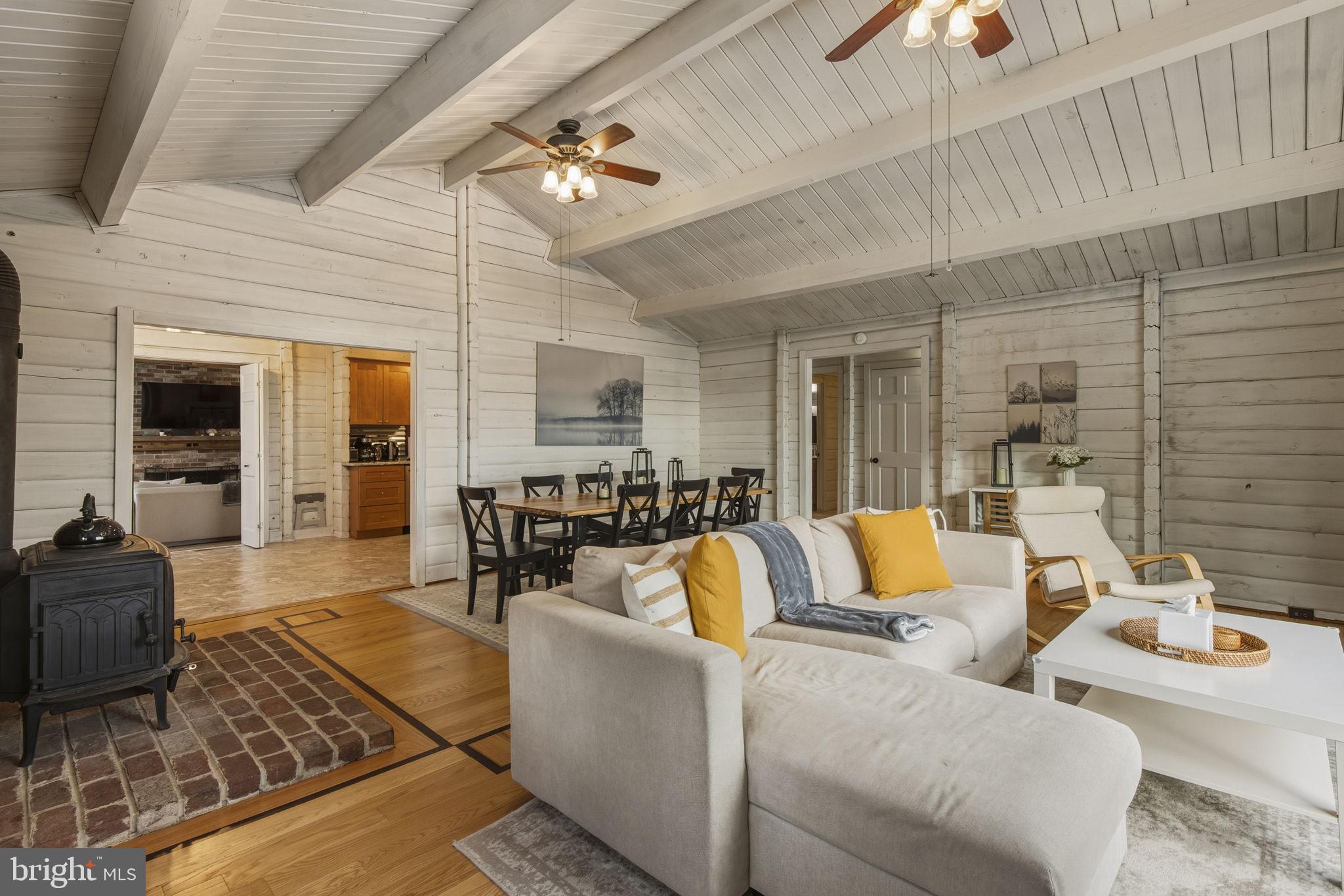 WOODCREST SHORES - Residential