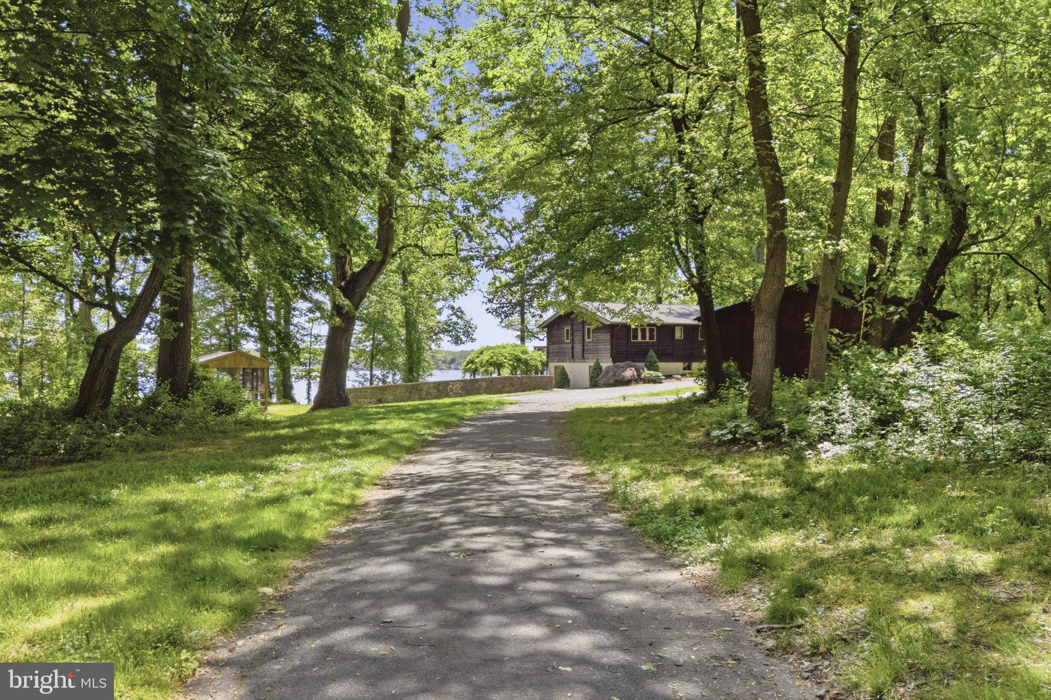 WOODCREST SHORES - Residential