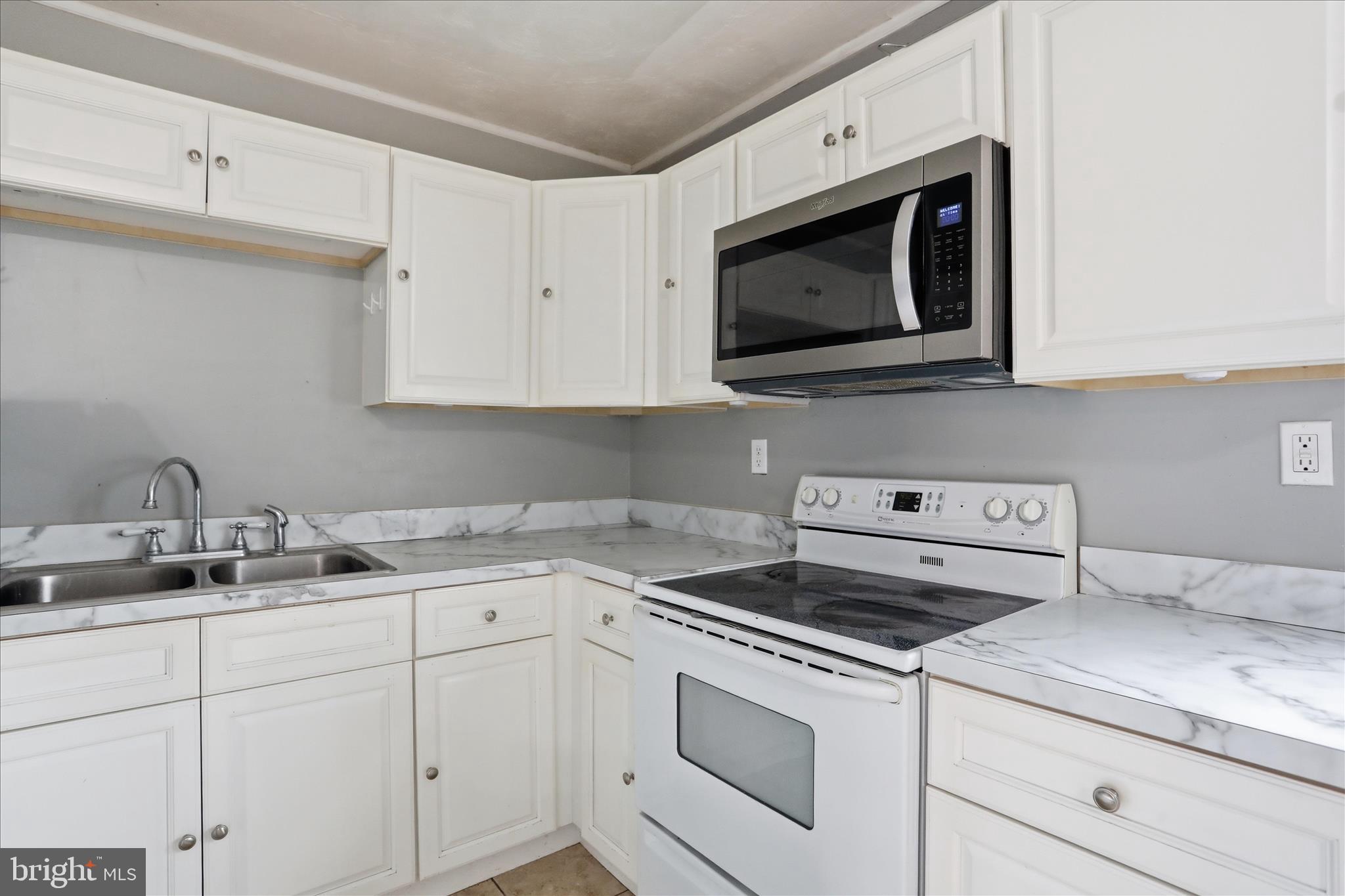 ORCHARD HILLS - Residential Lease