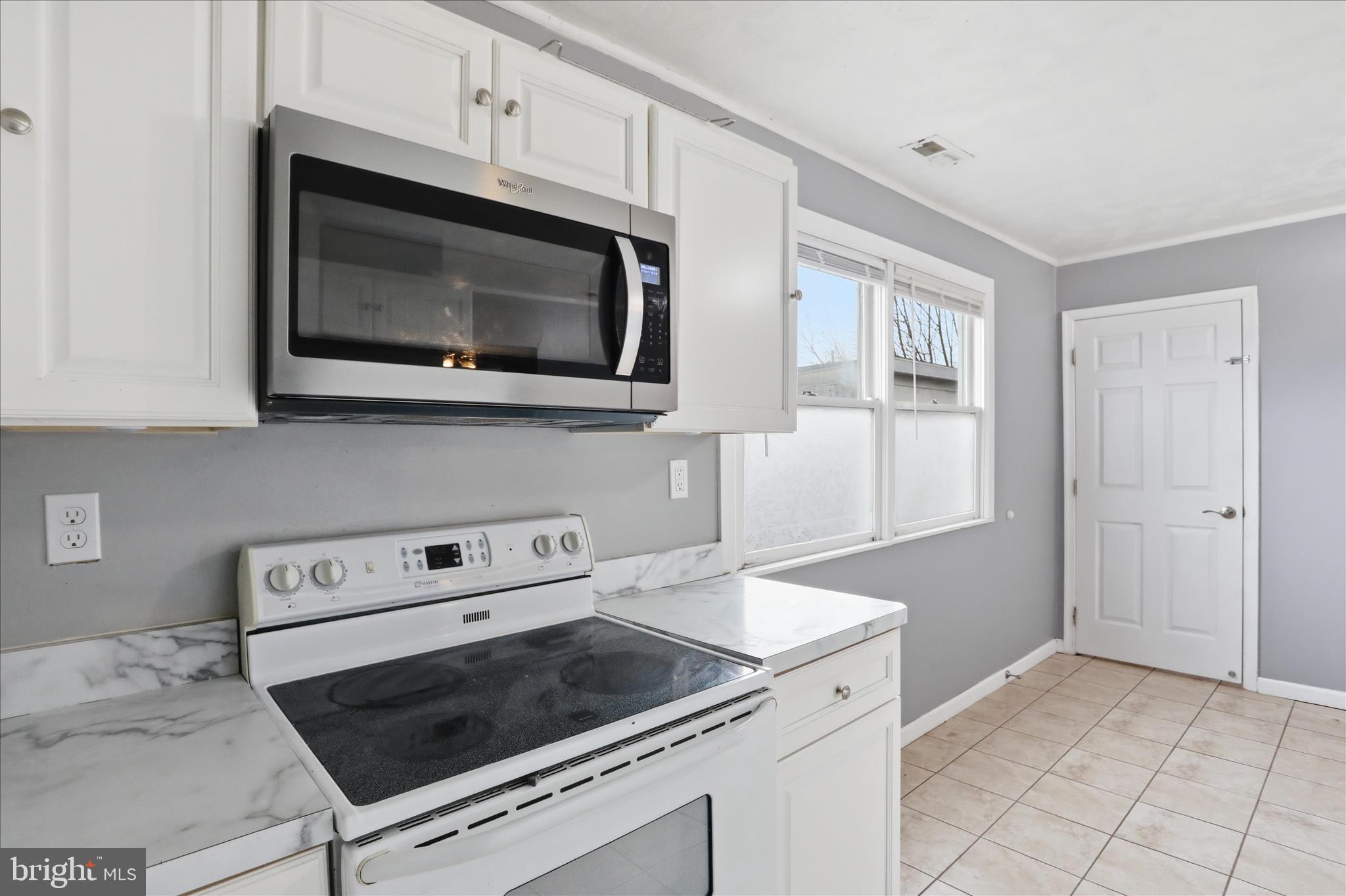 ORCHARD HILLS - Residential Lease