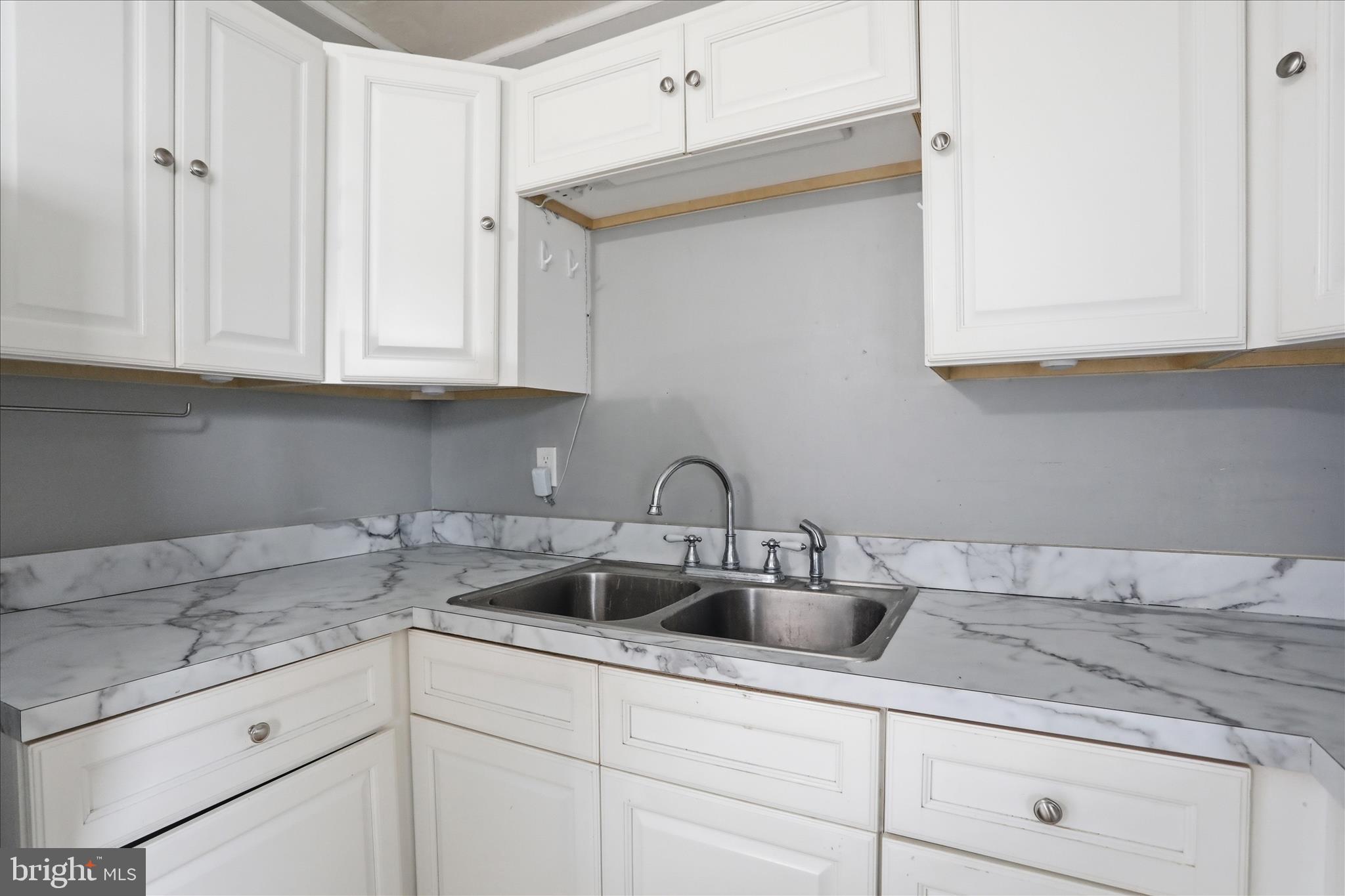 ORCHARD HILLS - Residential Lease