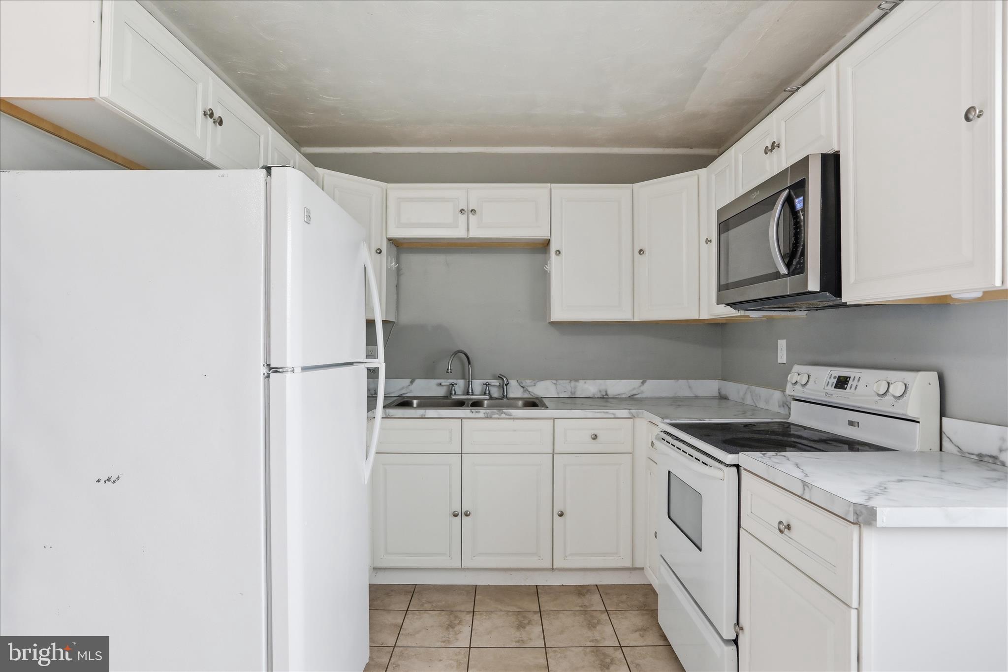 ORCHARD HILLS - Residential Lease