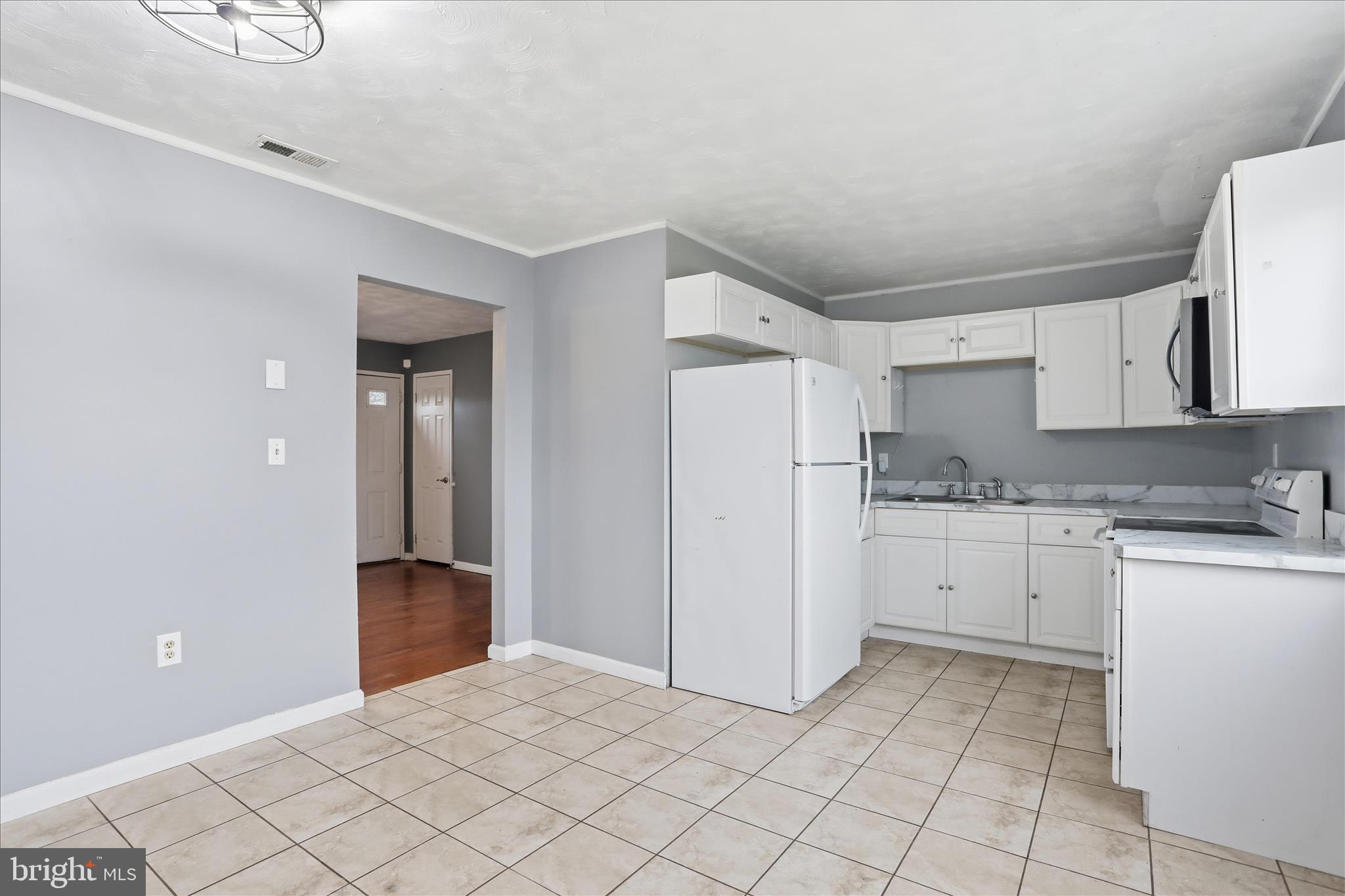 ORCHARD HILLS - Residential Lease