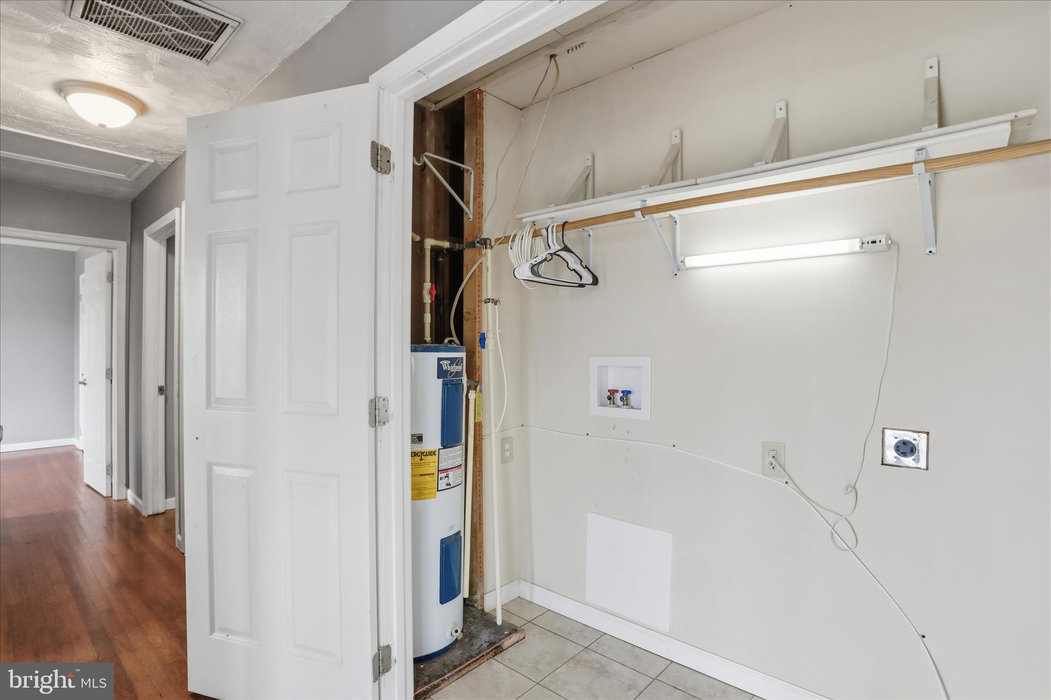 ORCHARD HILLS - Residential Lease