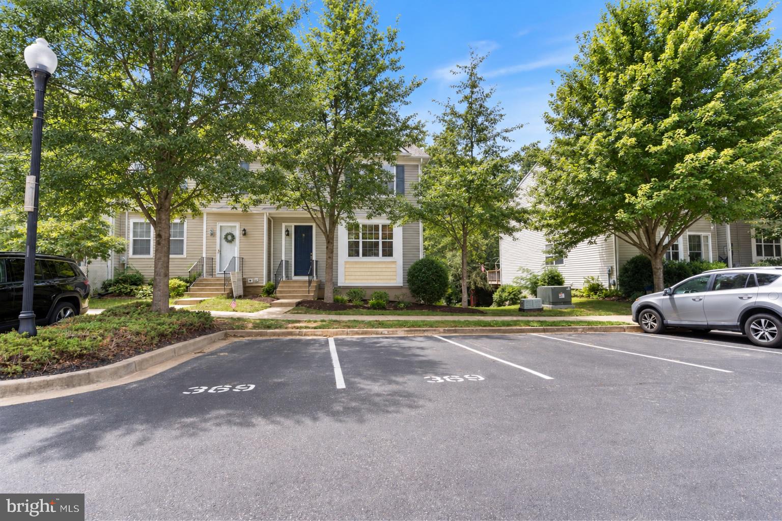 369 ENGLISH OAK LANE