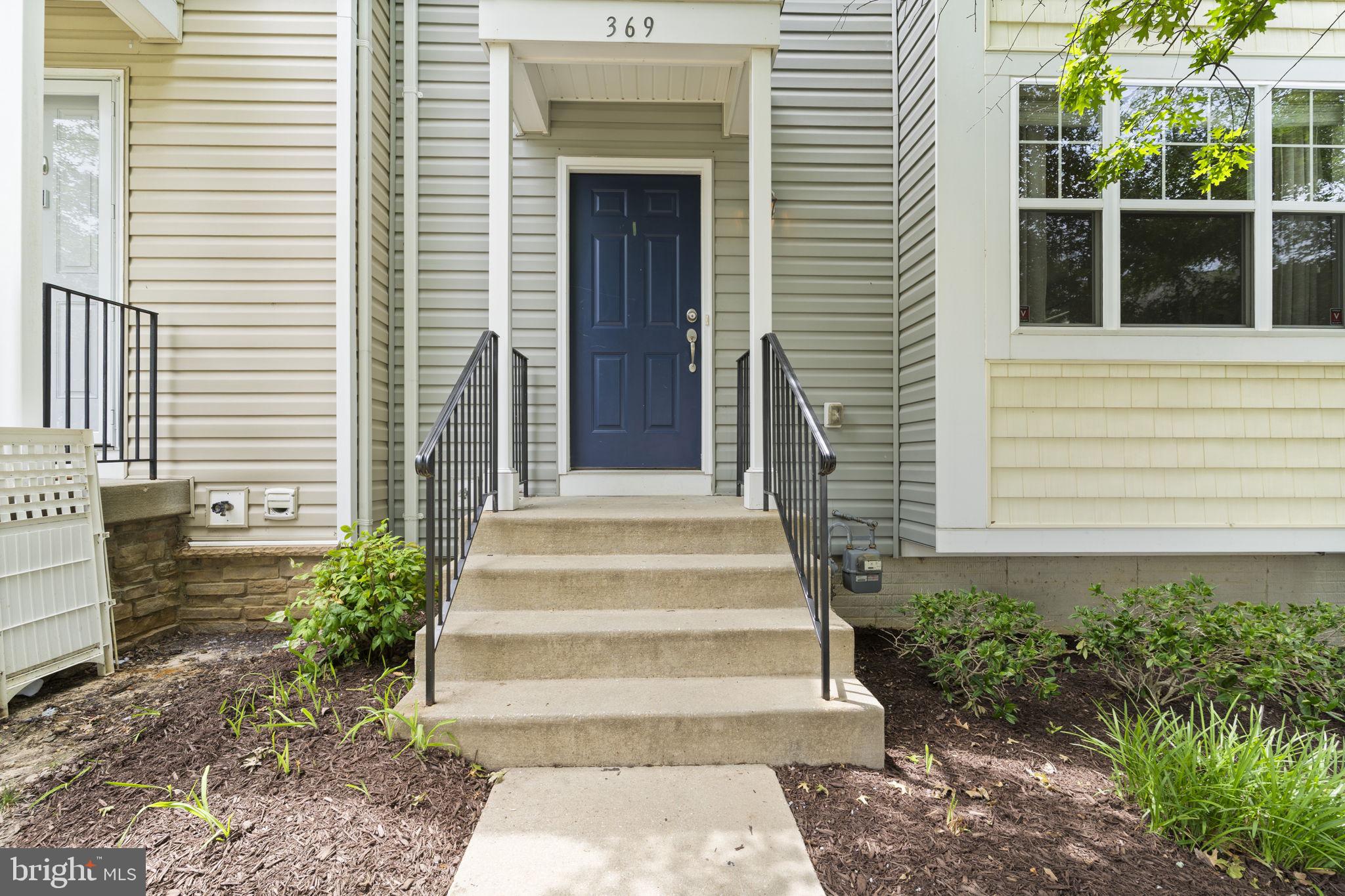 369 ENGLISH OAK LANE