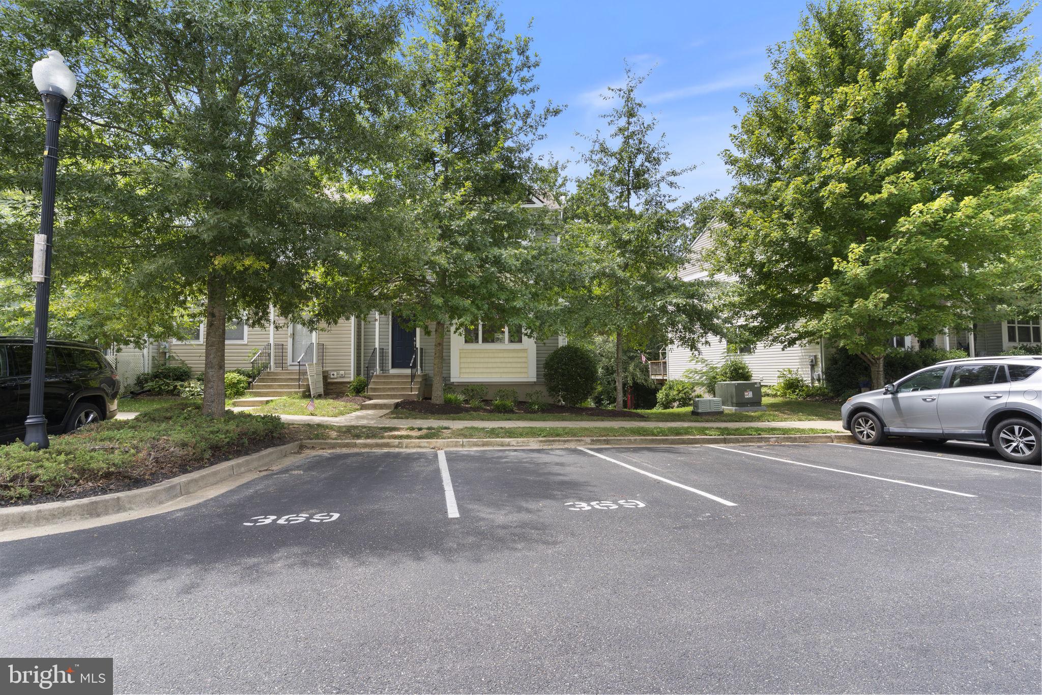 369 ENGLISH OAK LANE