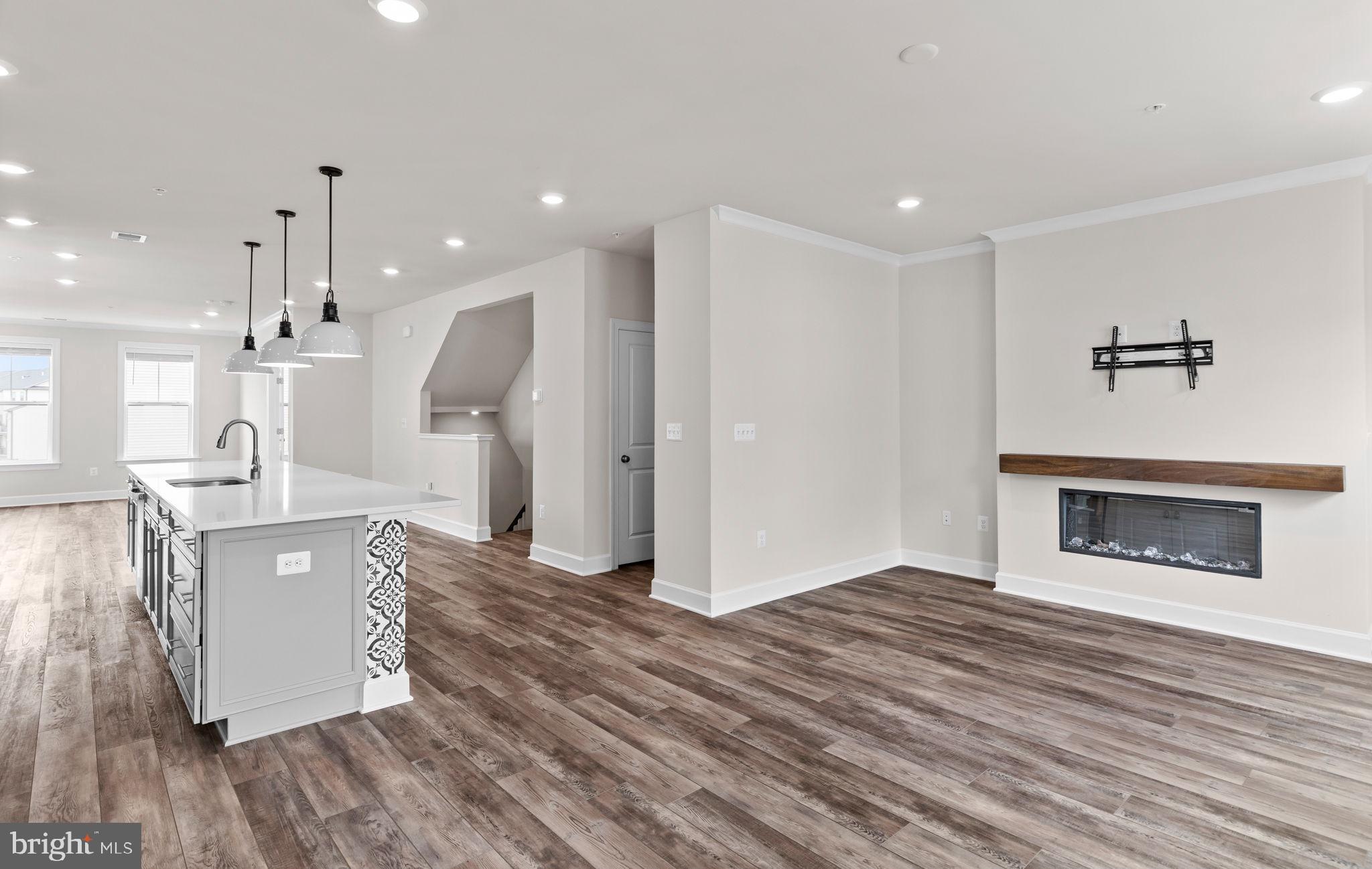 METRO WALK AT MOOREFIELD STATION - Residential